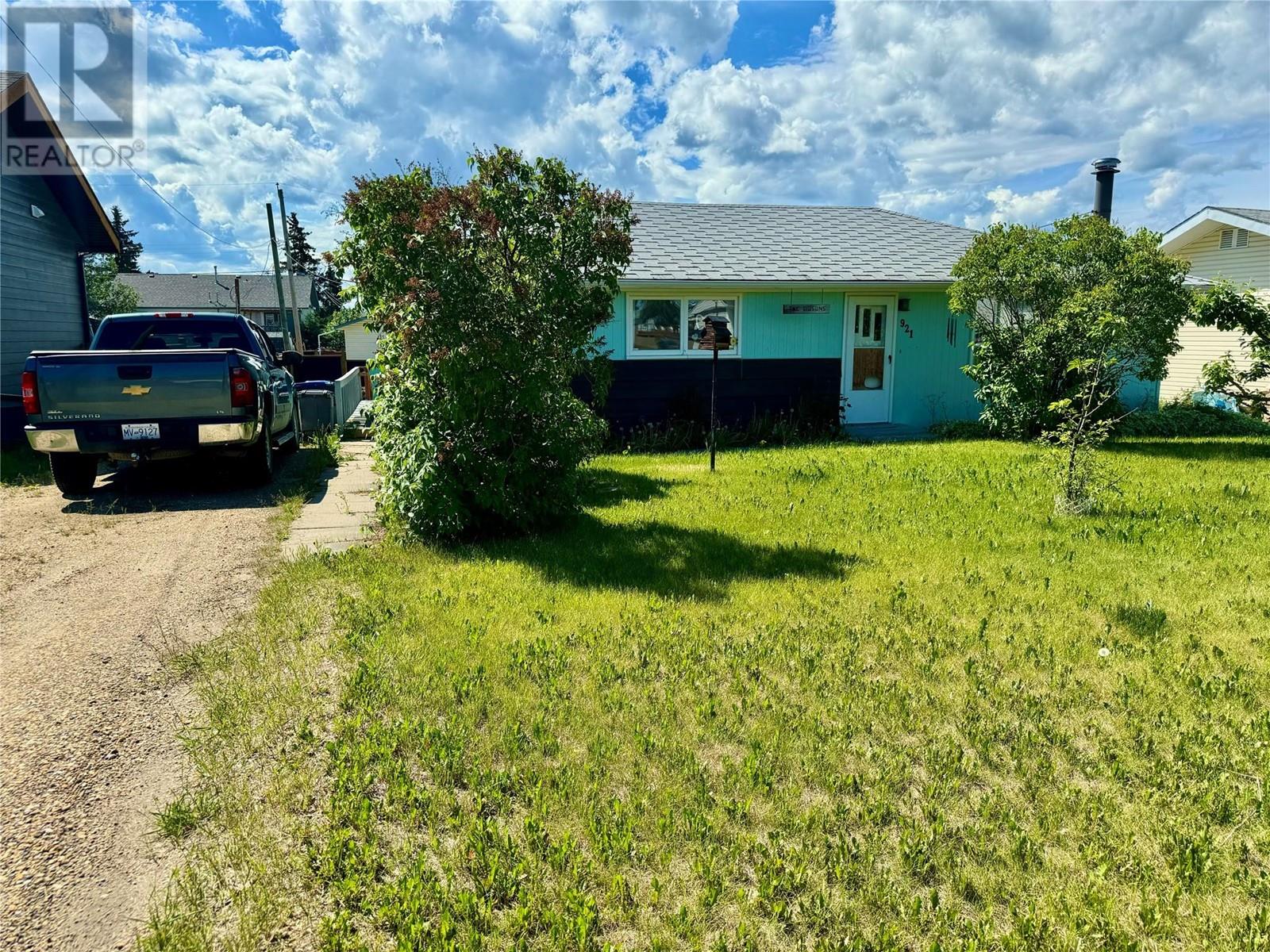 921 91a Avenue, Dawson Creek, British Columbia  V1G 1B4 - Photo 1 - 10318669