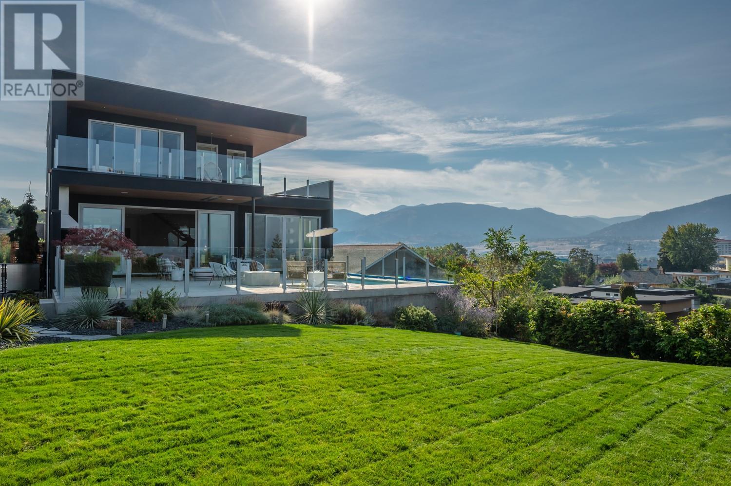 525 Vancouver Avenue, Penticton, British Columbia  V2A 1A4 - Photo 3 - 10318851