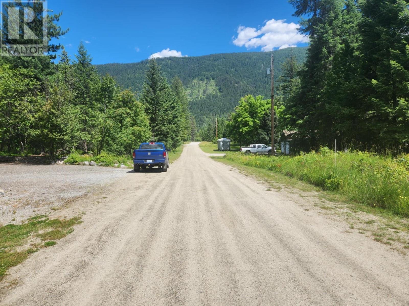 1073 Kooznetsoff Road, Castlegar, British Columbia  V1N 4P3 - Photo 4 - 2478253