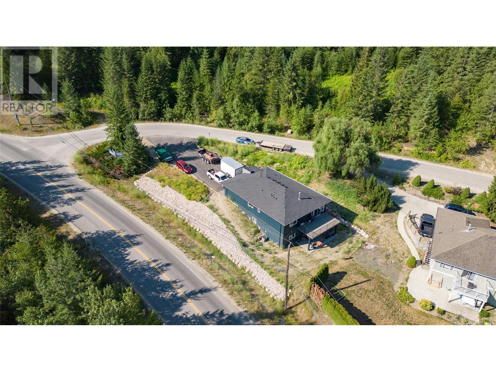 2819 Mountview Drive, Blind Bay, British Columbia  V0E 1H1 - Photo 3 - 10319452