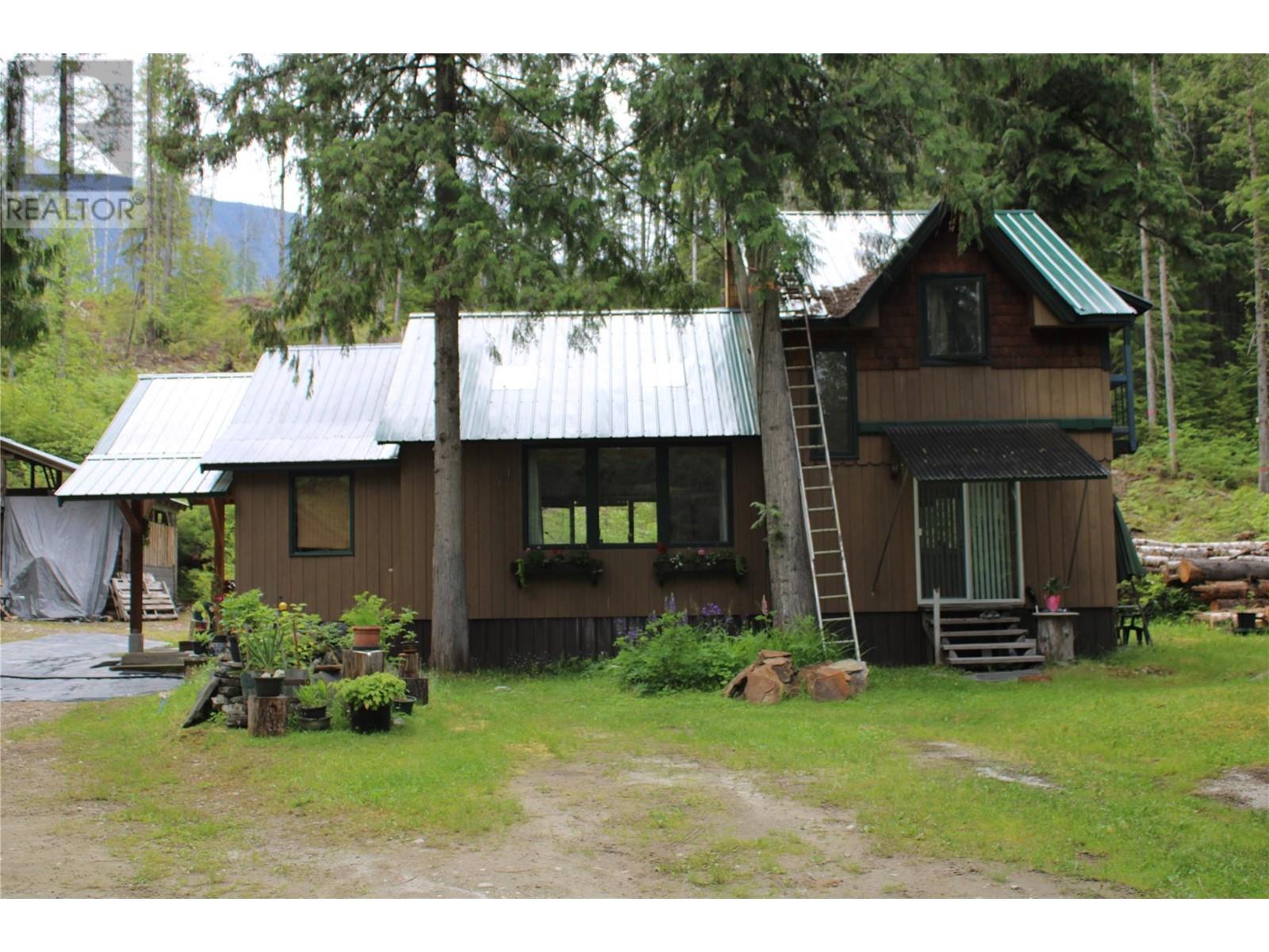 1598 Quast Road, Seymour Arm, British Columbia  V0E 2V2 - Photo 1 - 10319511