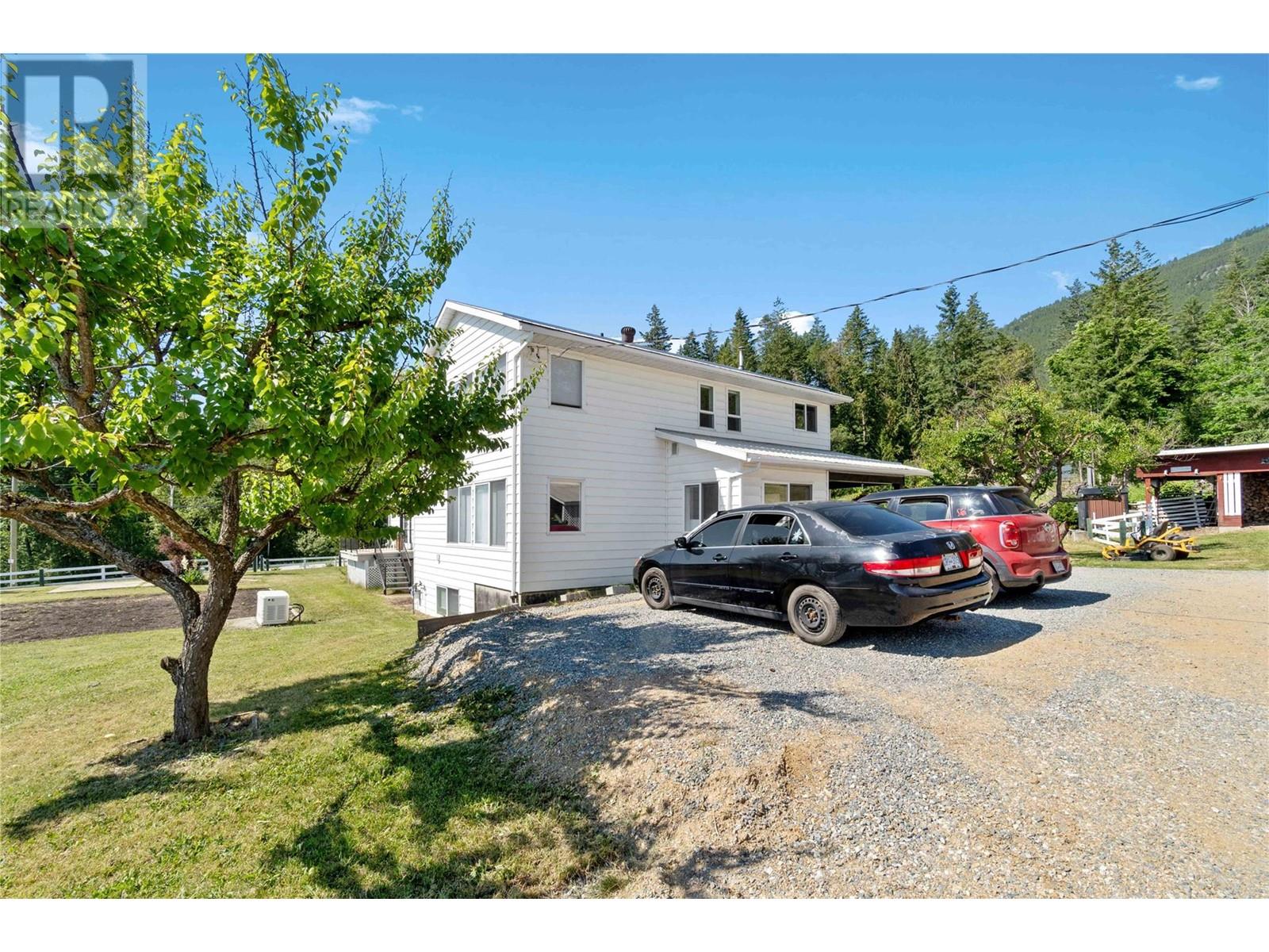 5611 5 Avenue Sw, Salmon Arm, British Columbia  V1E 3B4 - Photo 67 - 10319510