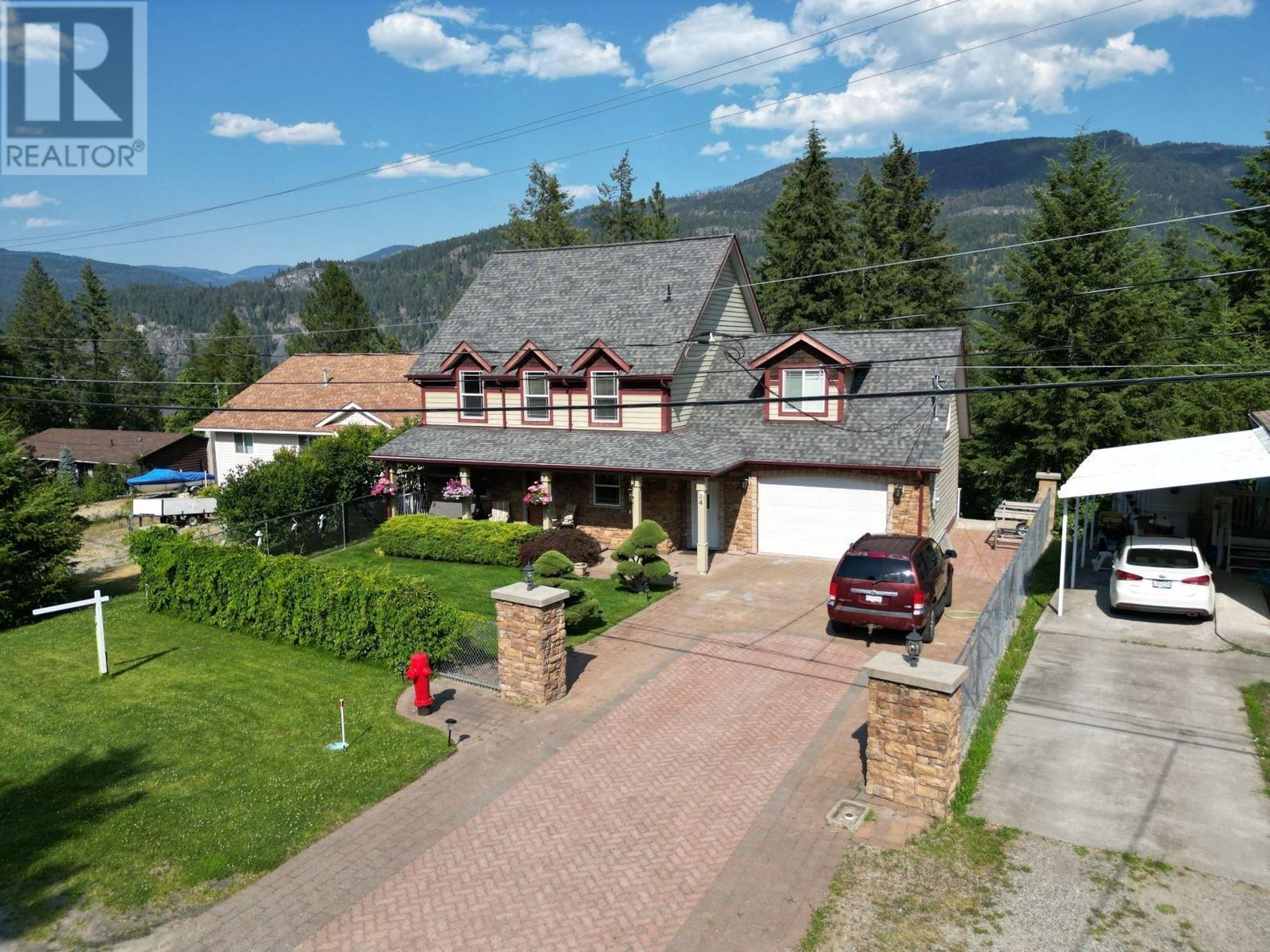 94 Chase Road, Christina Lake, British Columbia  V0H 1E0 - Photo 2 - 2478377