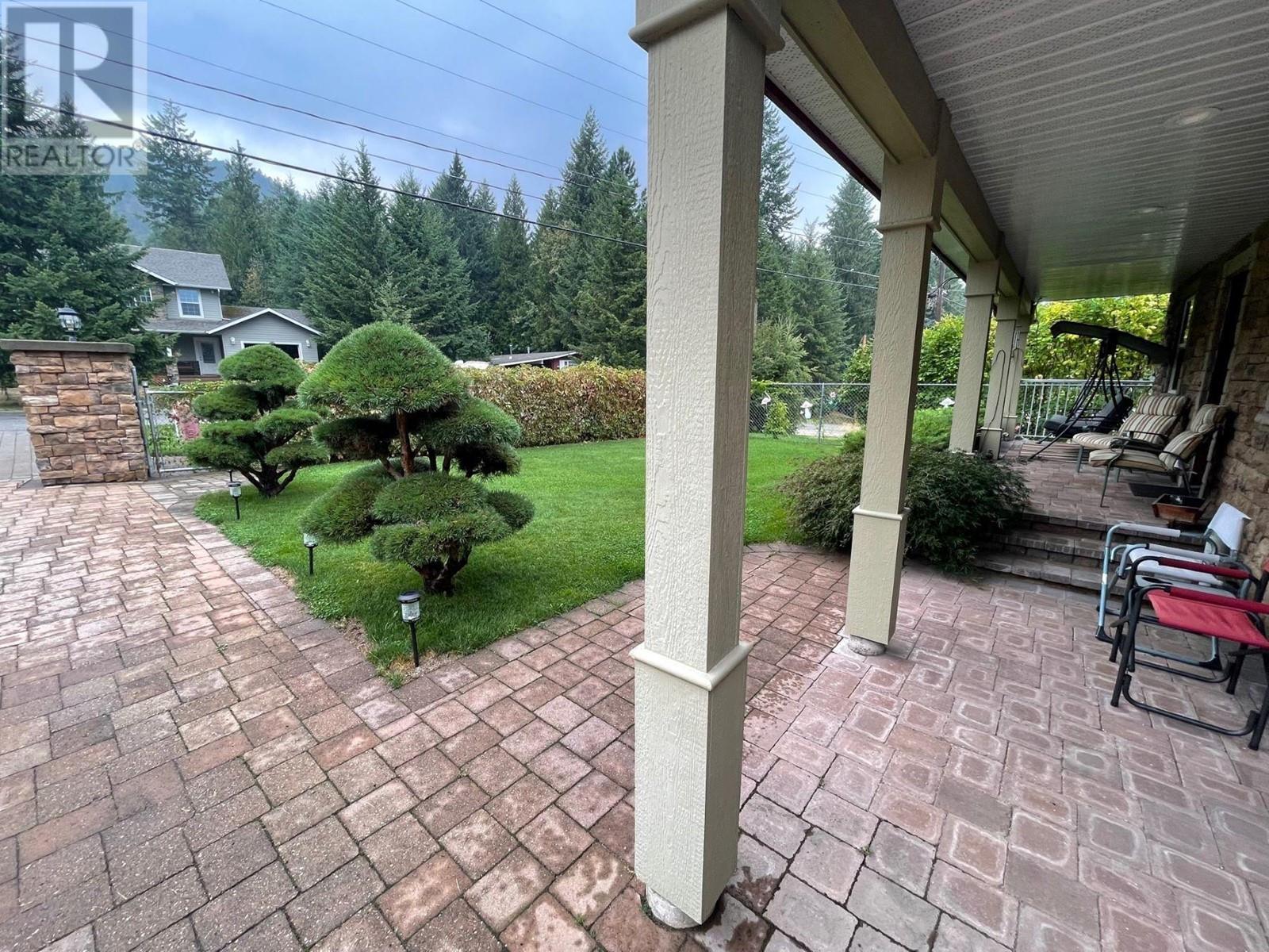 94 Chase Road, Christina Lake, British Columbia  V0H 1E0 - Photo 28 - 2478377