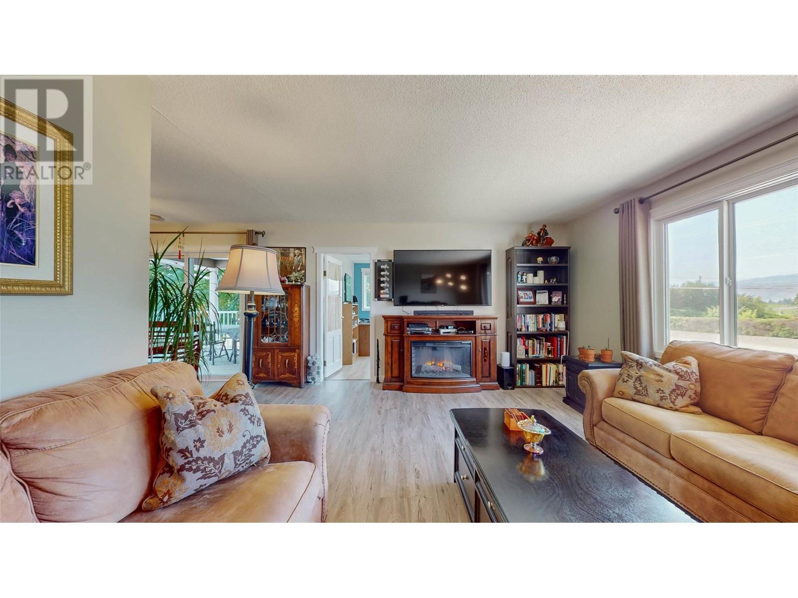 5913 Dividend Street, Oliver, British Columbia  V0H 1T6 - Photo 6 - 10319566