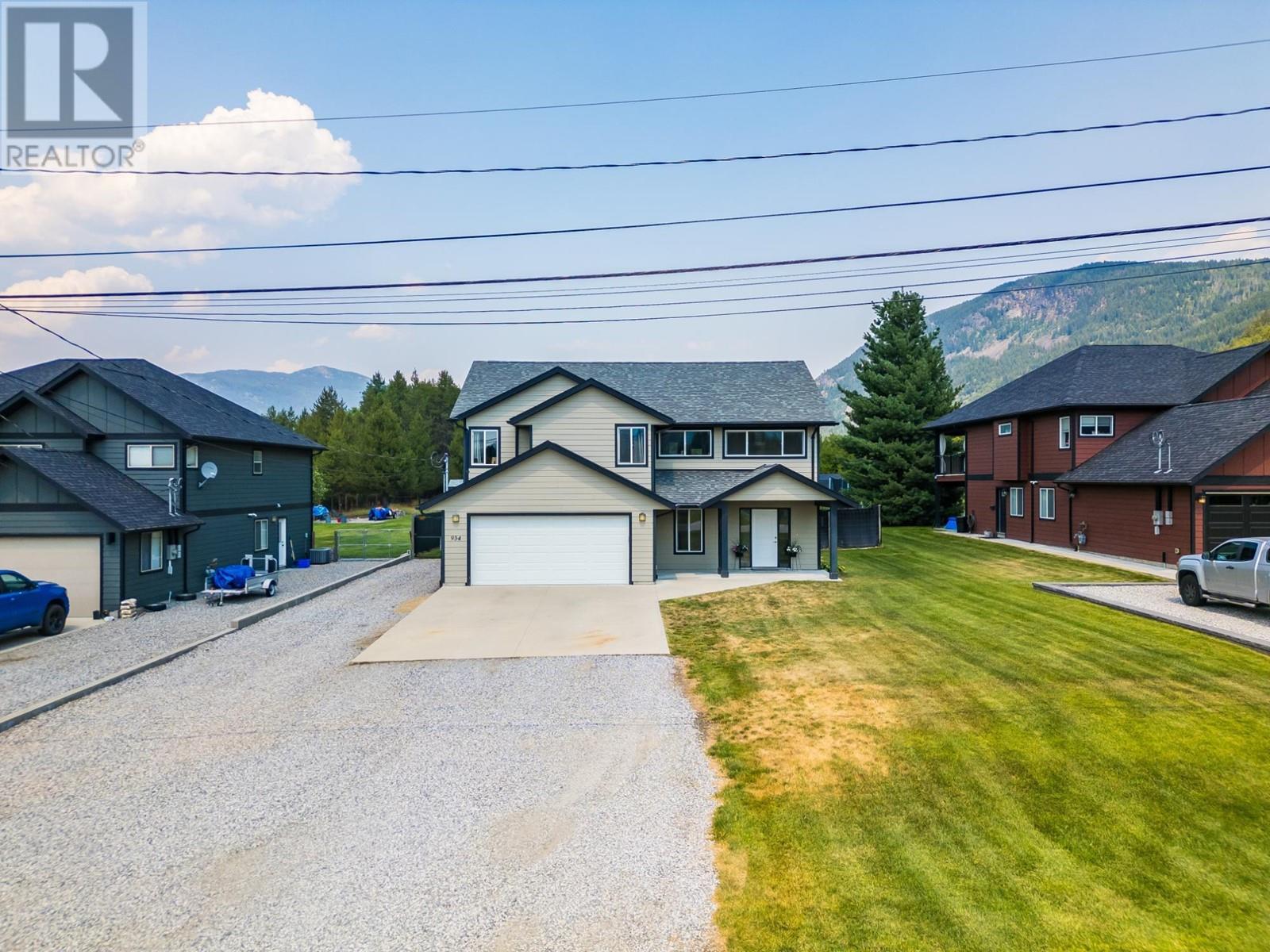 934 Hillview Road, Ootischenia, British Columbia  V1N 4K7 - Photo 59 - 2478427