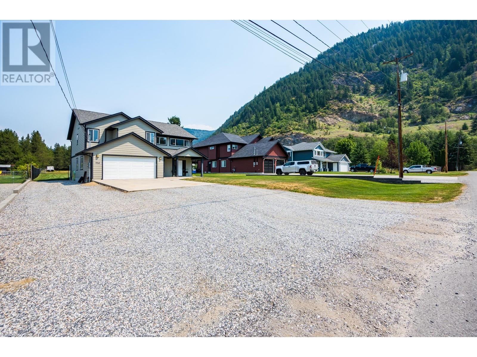 934 Hillview Road, Ootischenia, British Columbia  V1N 4K7 - Photo 68 - 2478427