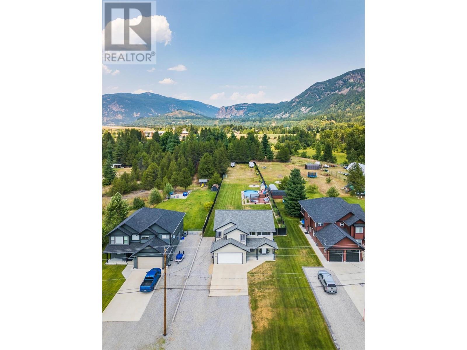 934 Hillview Road, Ootischenia, British Columbia  V1N 4K7 - Photo 9 - 2478427