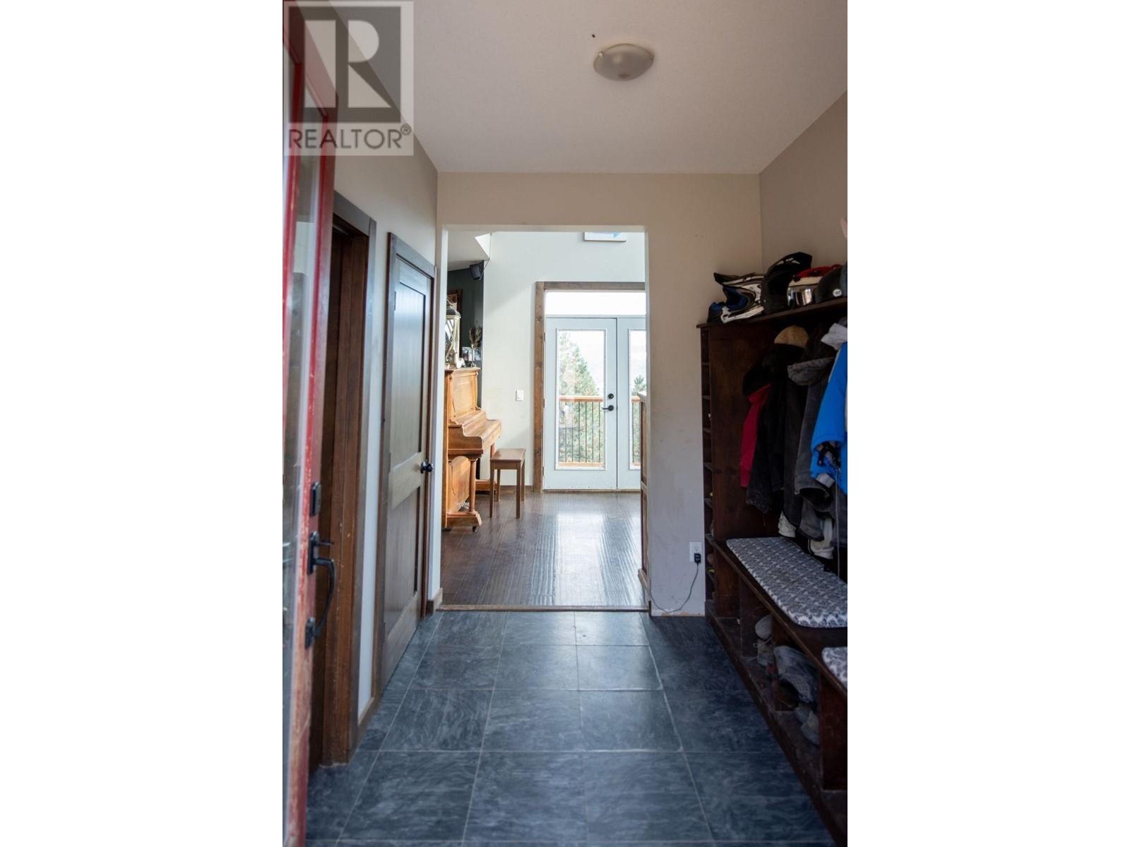 4377 Shuswap Road, Kamloops, British Columbia  V2H 1S8 - Photo 22 - 179913