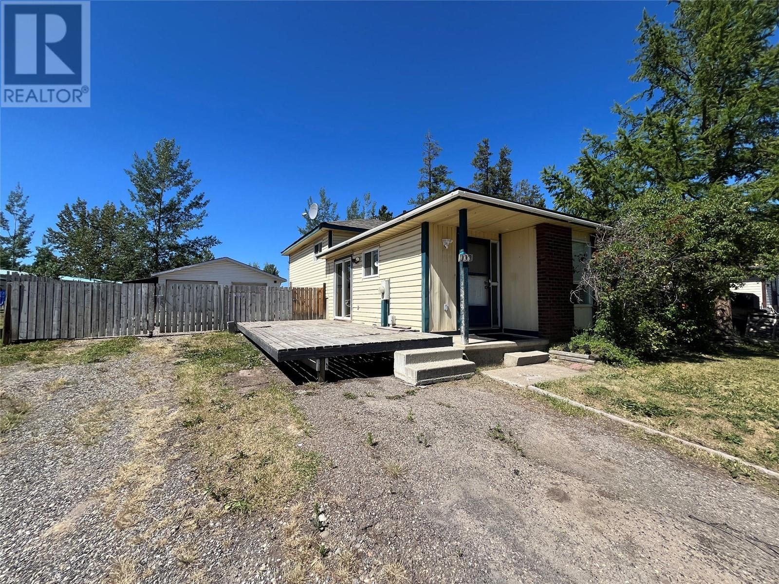 132 Spruce Avenue, Tumbler Ridge, British Columbia  V0C 2W0 - Photo 2 - 10316518