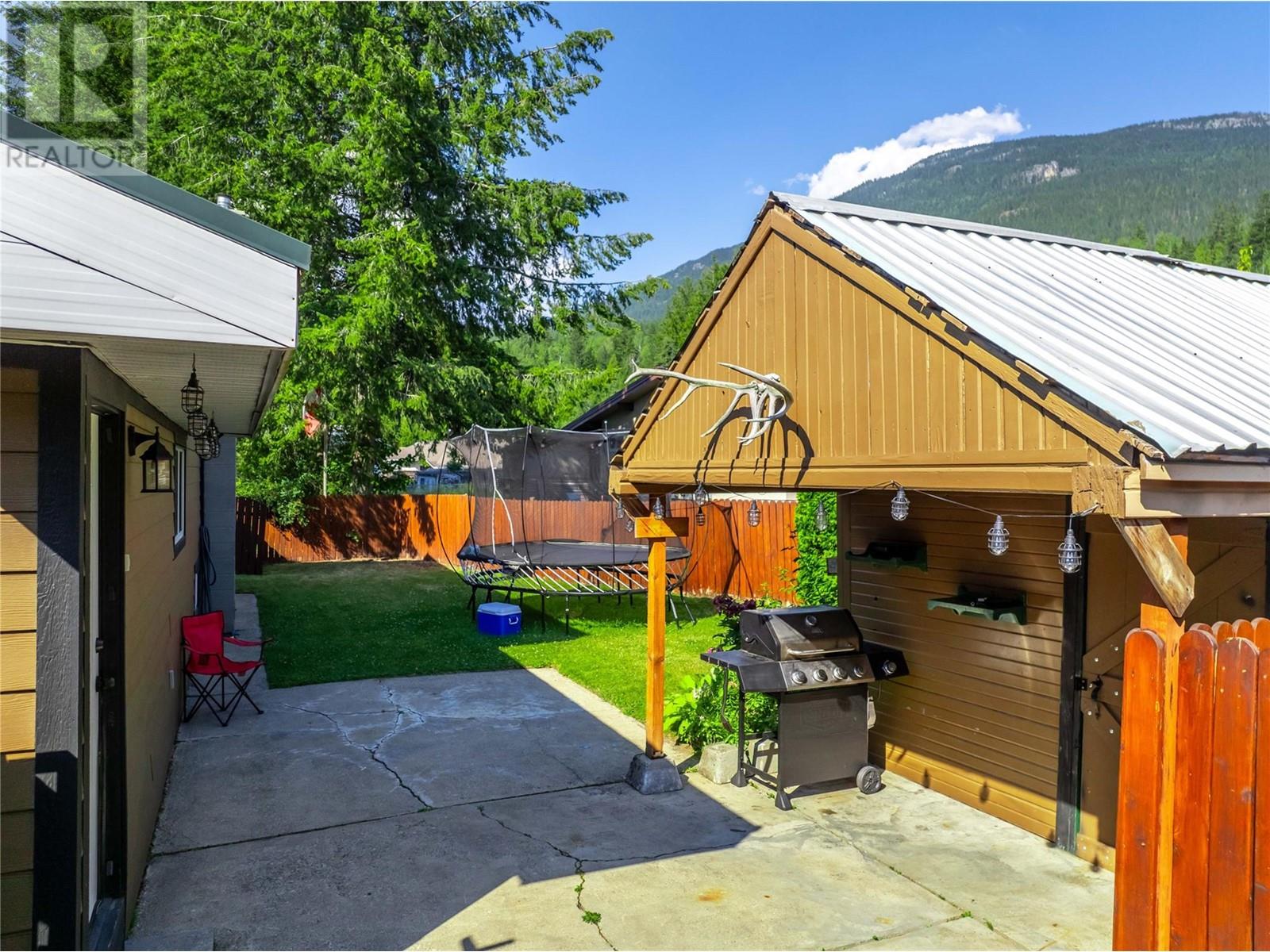 358 Pearkes Drive, Revelstoke, British Columbia  V0E 2S0 - Photo 35 - 10319859