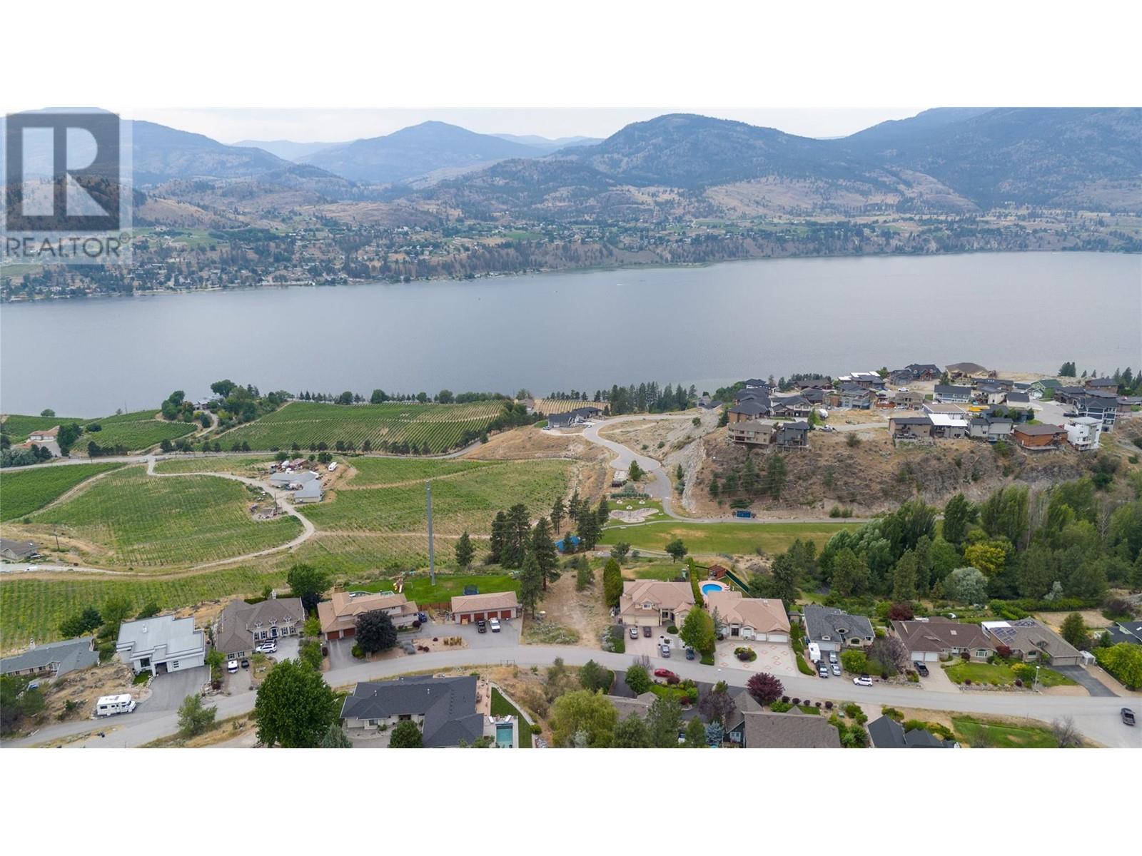 304 Heritage Boulevard, Okanagan Falls, British Columbia  V0H 1R3 - Photo 14 - 10319567