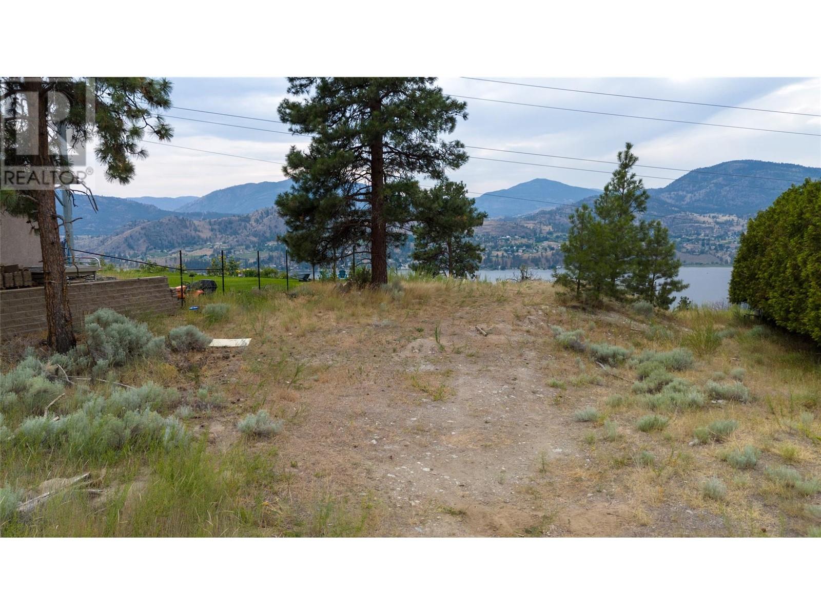 304 Heritage Boulevard, Okanagan Falls, British Columbia  V0H 1R3 - Photo 5 - 10319567