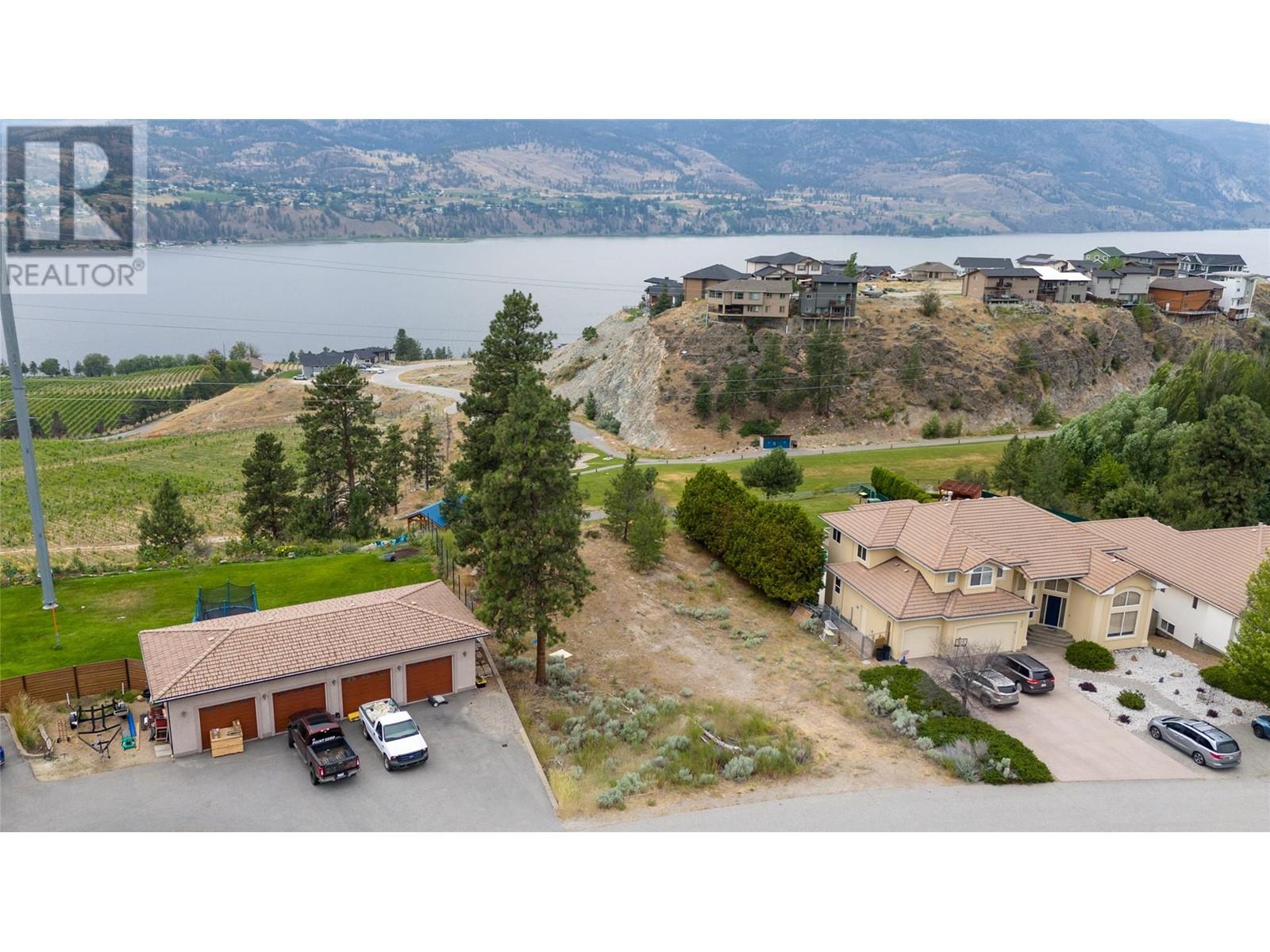 304 Heritage Boulevard, Okanagan Falls, British Columbia  V0H 1R3 - Photo 8 - 10319567