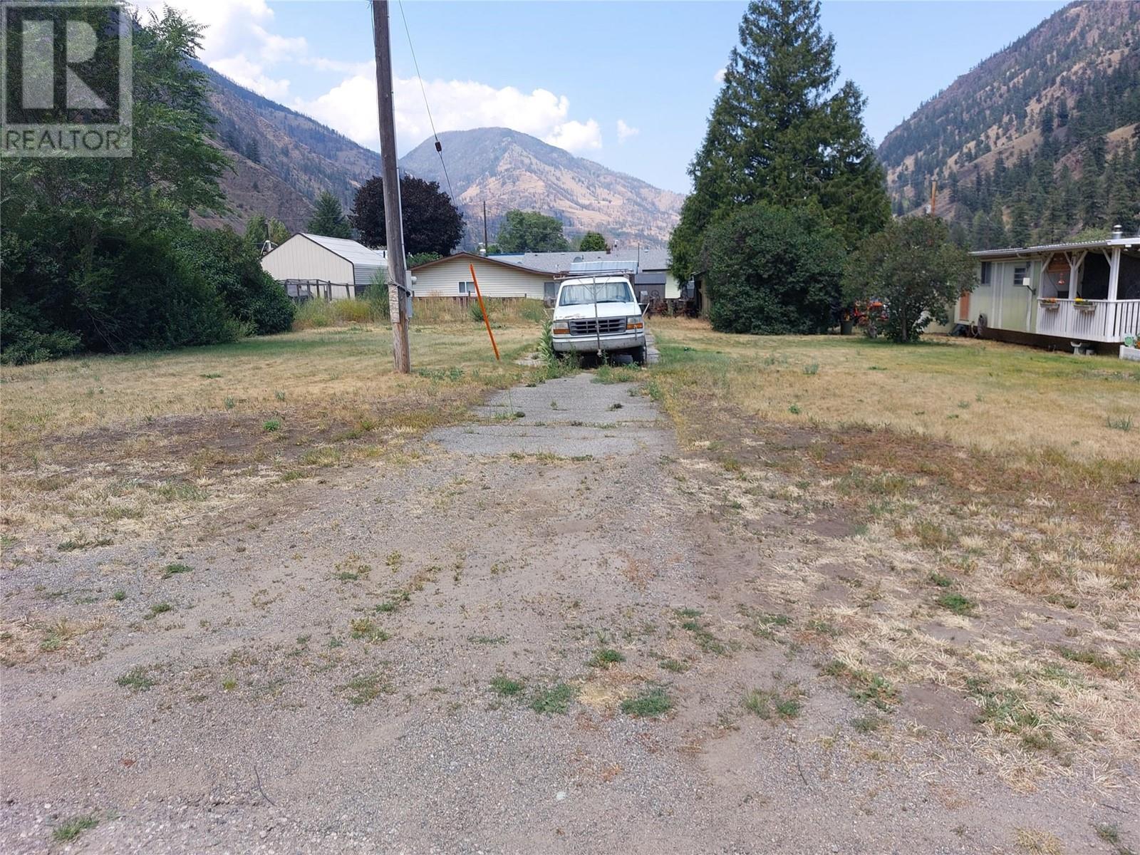 2640 5th Street, Keremeos, British Columbia  V0X 1N6 - Photo 2 - 10320126