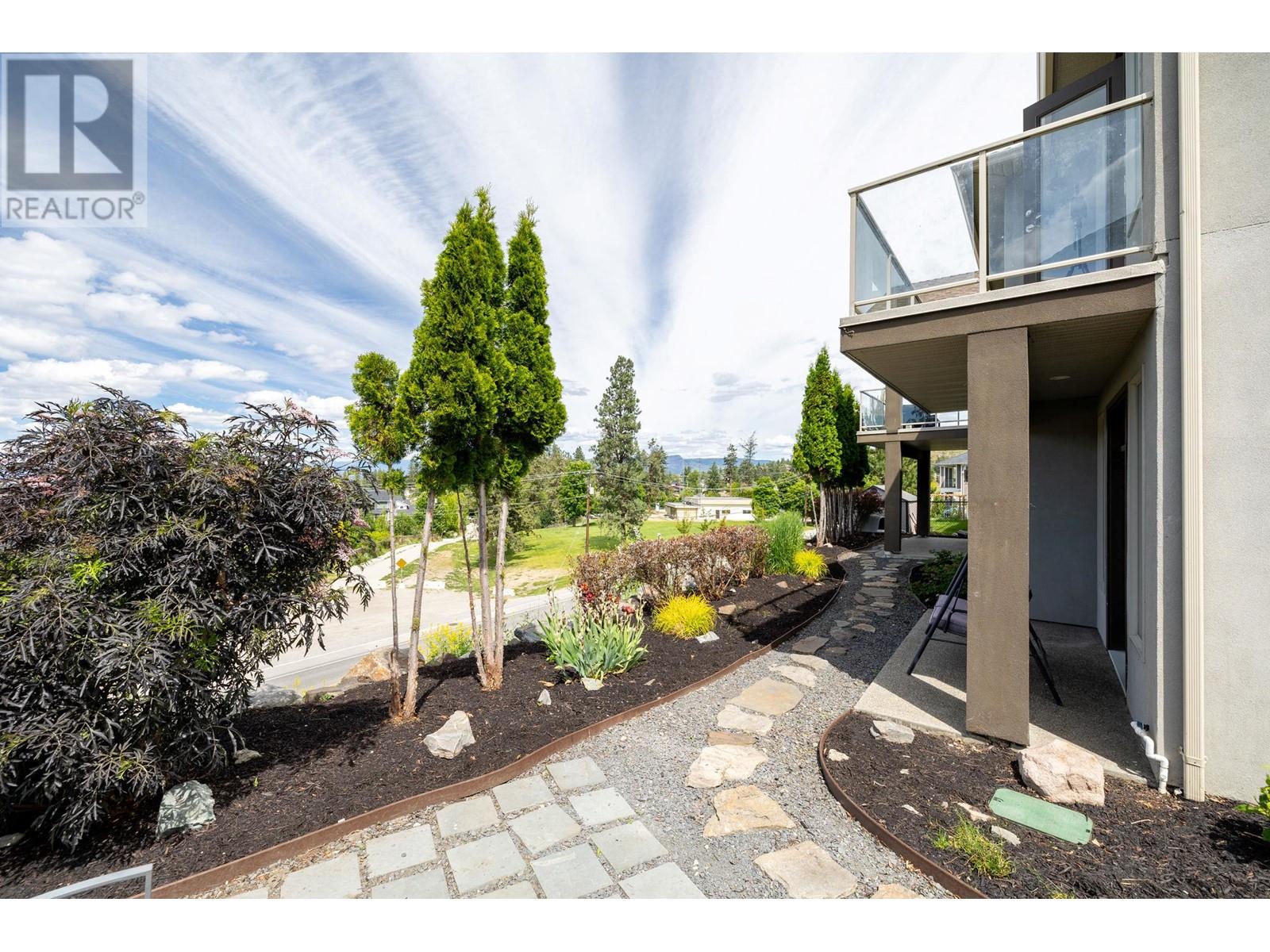 368 Trumpeter Court, Kelowna, British Columbia  V1W 5J4 - Photo 46 - 10320327