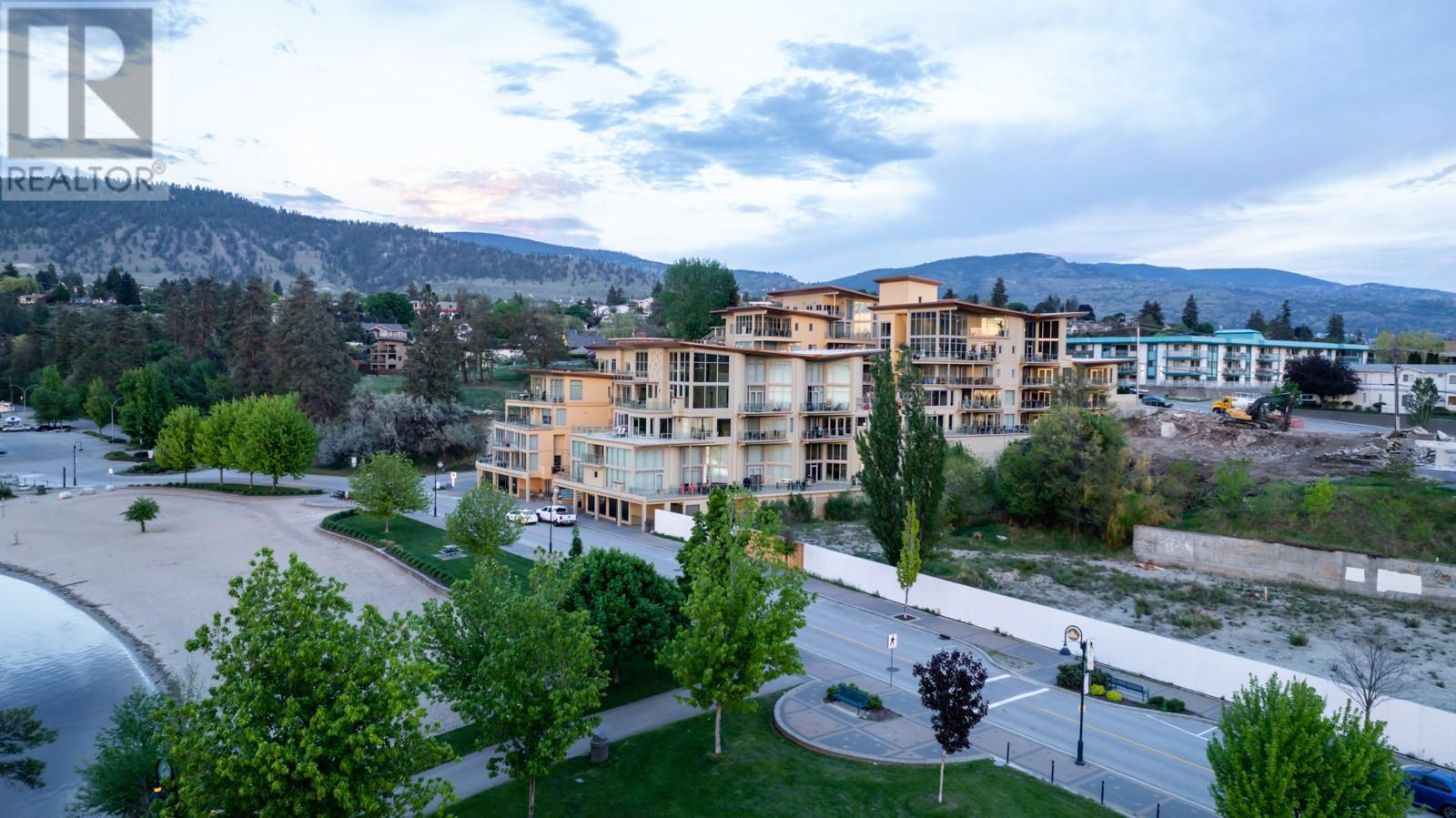 250 Marina Way Unit# 804, Penticton, British Columbia  V2A 1H4 - Photo 2 - 10320380