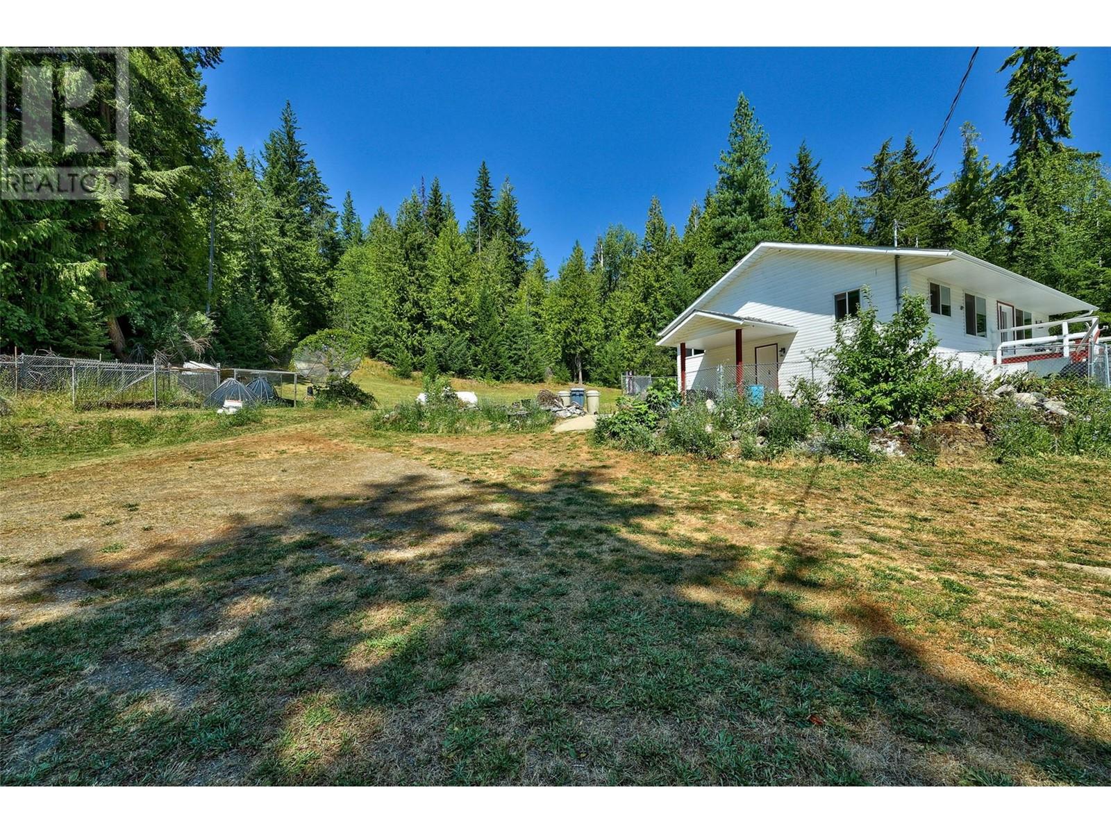 6803 Magna Bay Drive, Magna Bay, British Columbia  V0E 1A0 - Photo 27 - 10320474