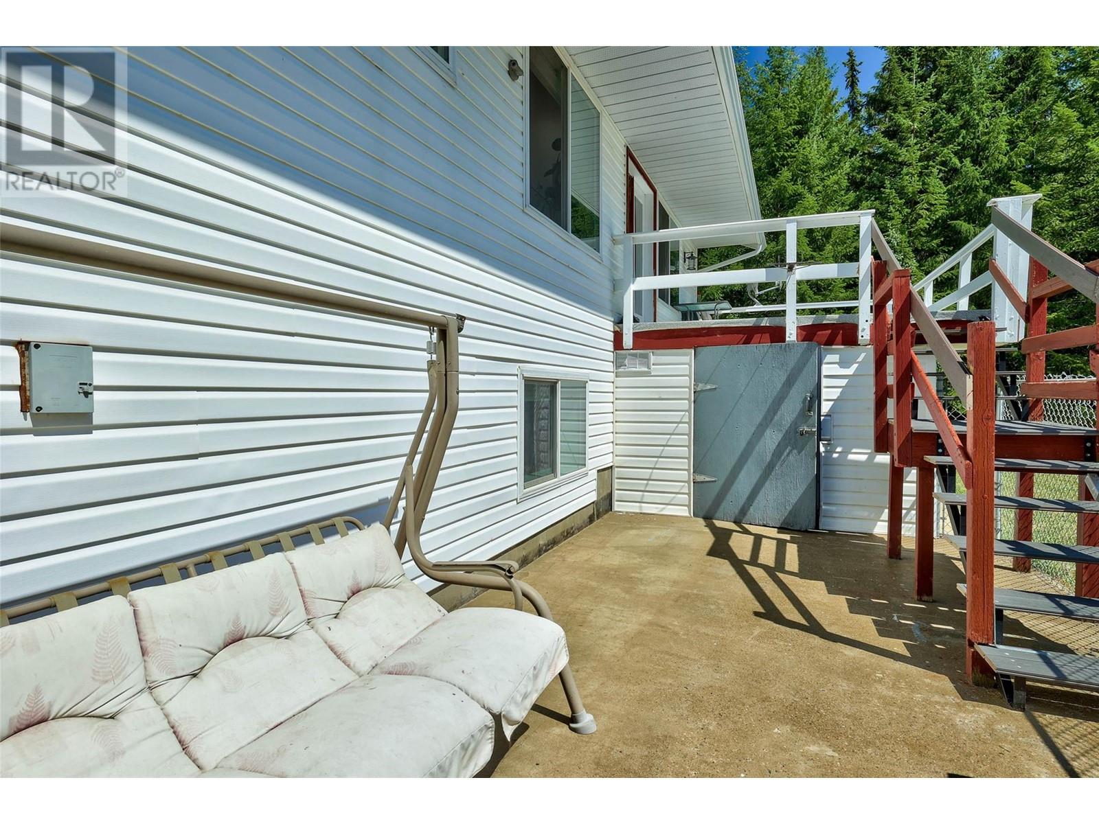 6803 Magna Bay Drive, Magna Bay, British Columbia  V0E 1A0 - Photo 28 - 10320474