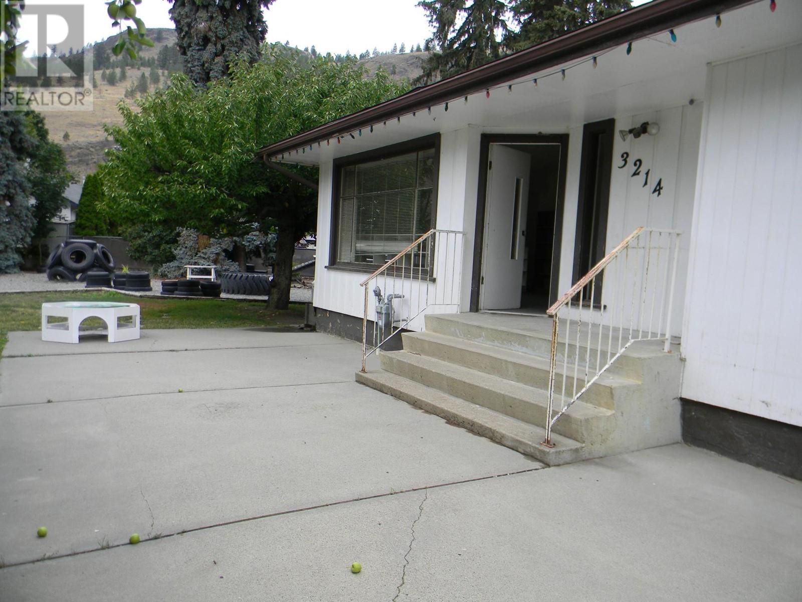 3214 Hargraves Place, Kamloops, British Columbia  V2B 8H3 - Photo 17 - 180088