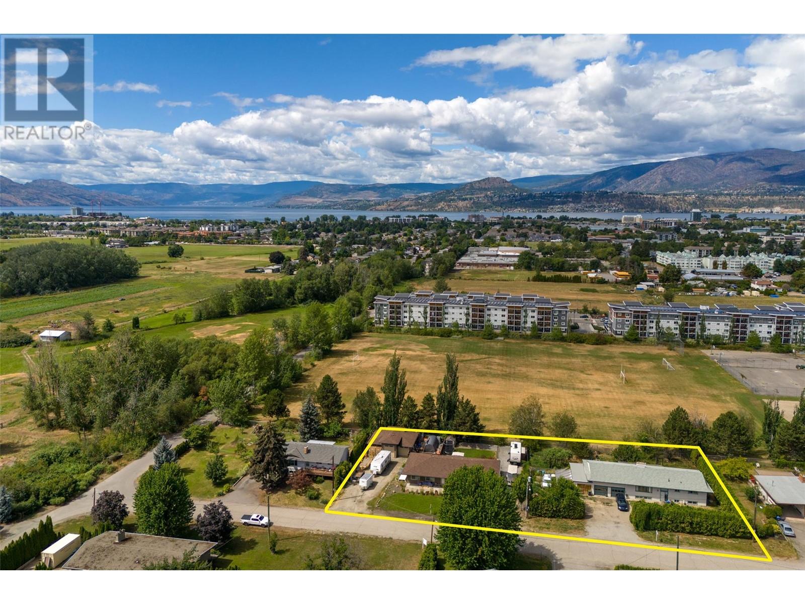 3250 St. Amand Road, Kelowna, British Columbia  V1W 3P1 - Photo 2 - 10320728