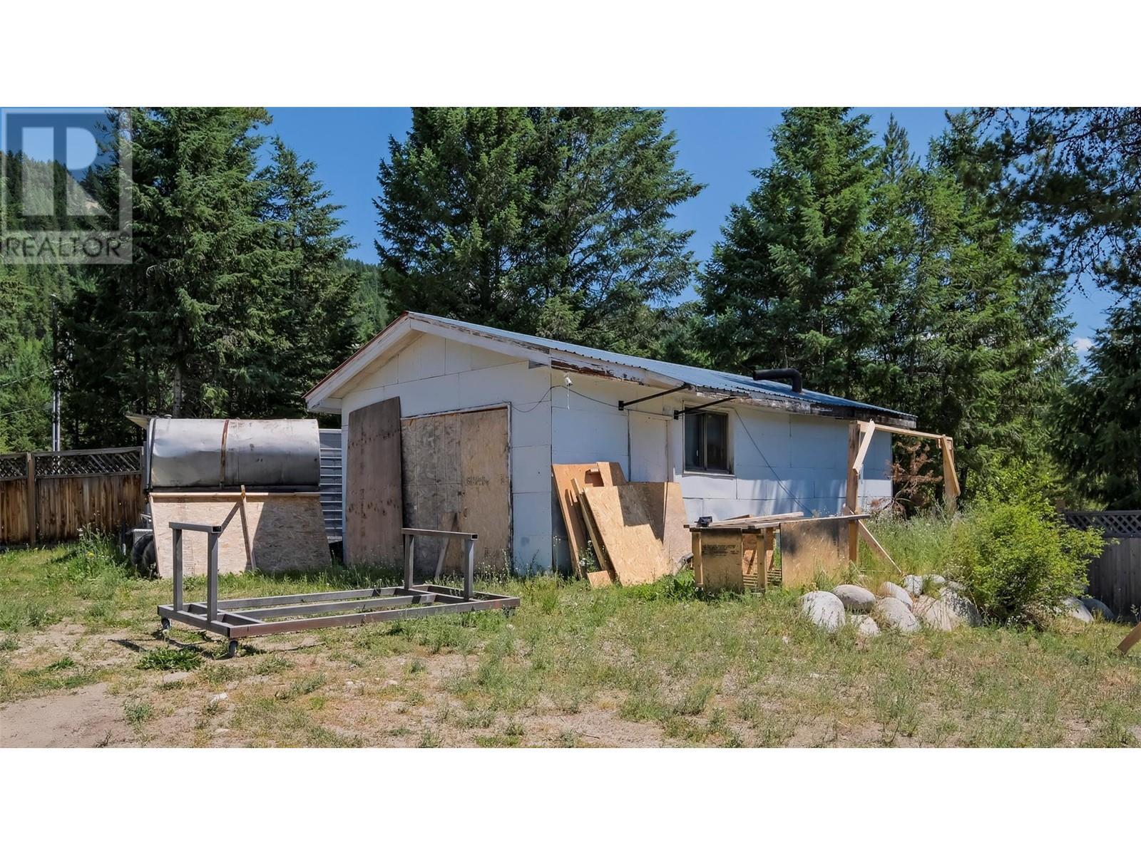 15 Boulder Road, Beaverdell, British Columbia  V0H 1A0 - Photo 10 - 10320675