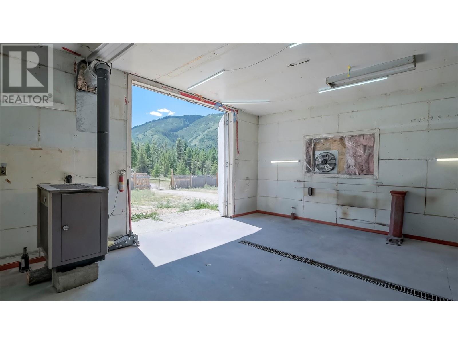 15 Boulder Road, Beaverdell, British Columbia  V0H 1A0 - Photo 15 - 10320675