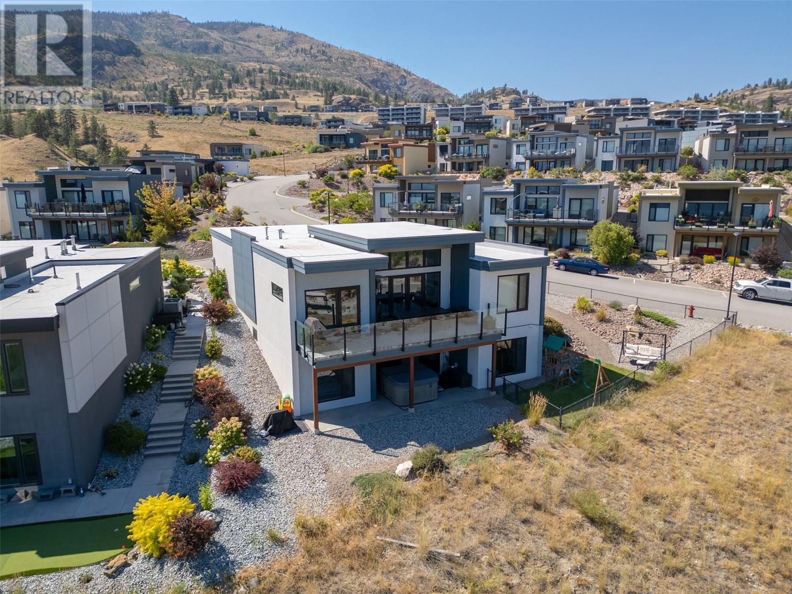 104 View Way, Penticton, British Columbia  V2A 0A6 - Photo 2 - 10321128