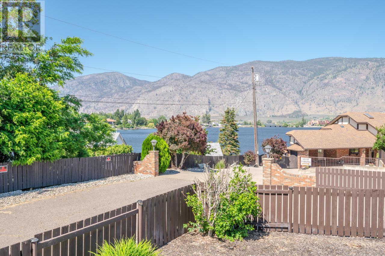 5207 Oleander Drive, Osoyoos, British Columbia  V0H 1V1 - Photo 3 - 10321345