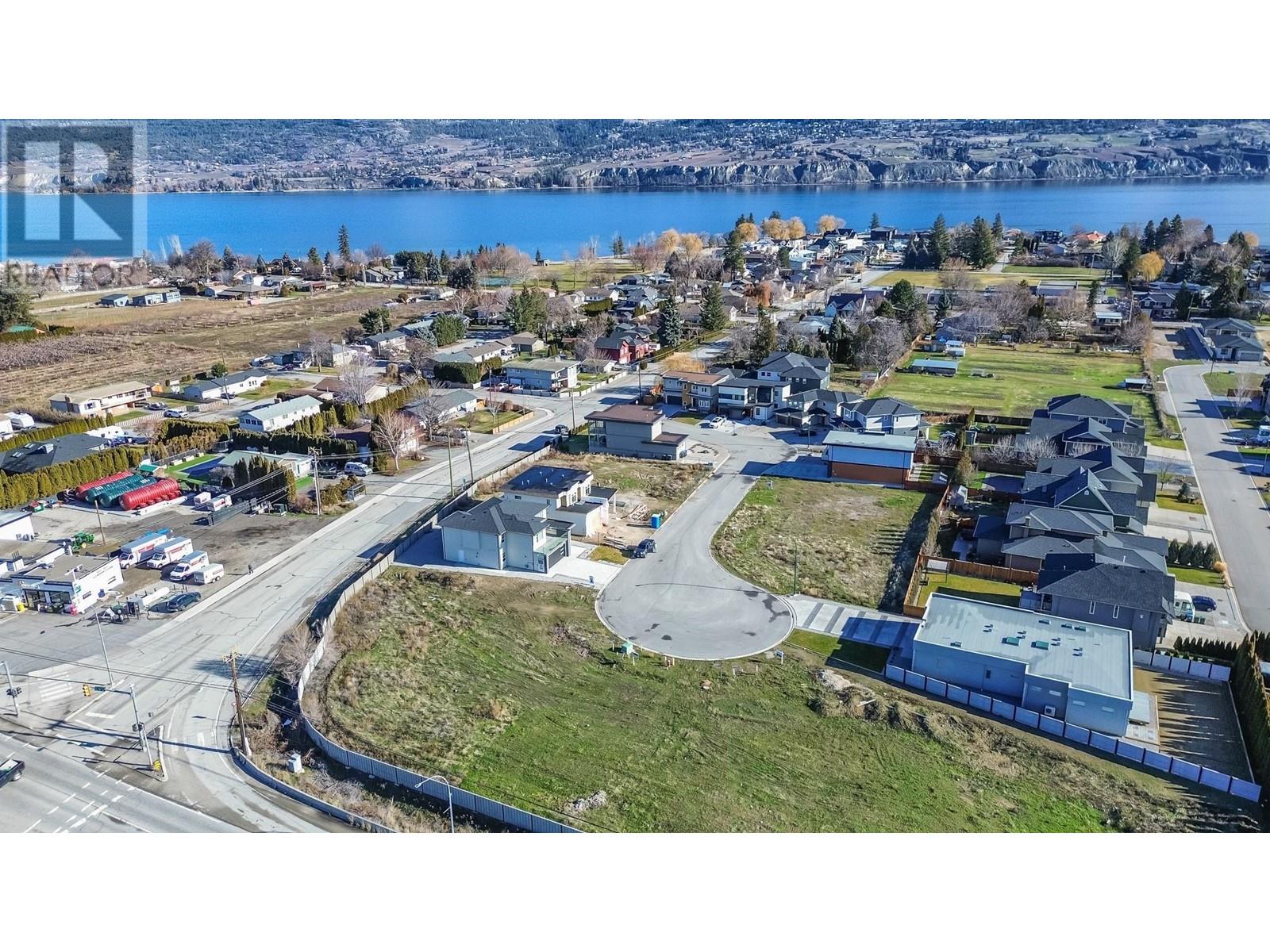 1727 Treffry Place, Summerland, British Columbia  V0H 1Z9 - Photo 3 - 10321276