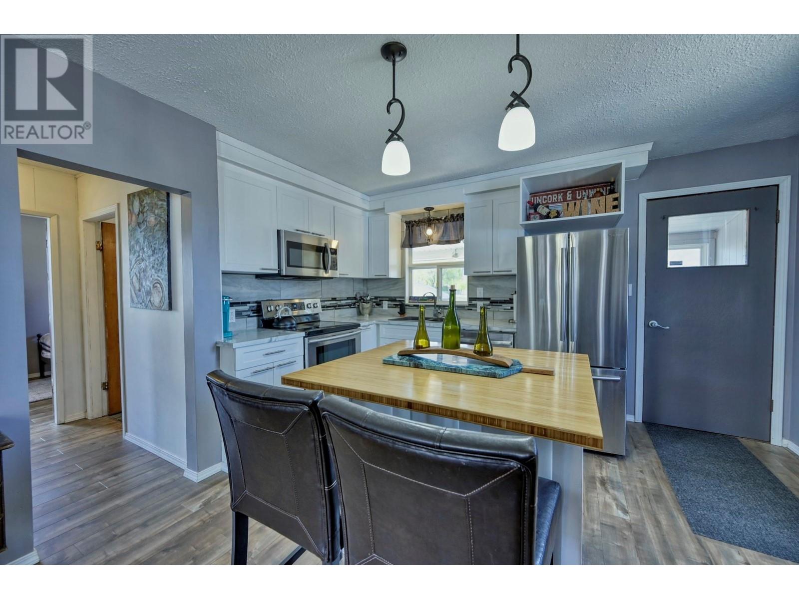 6008 Cottonwood Drive, Osoyoos, British Columbia  V0H 1V3 - Photo 3 - 10321582