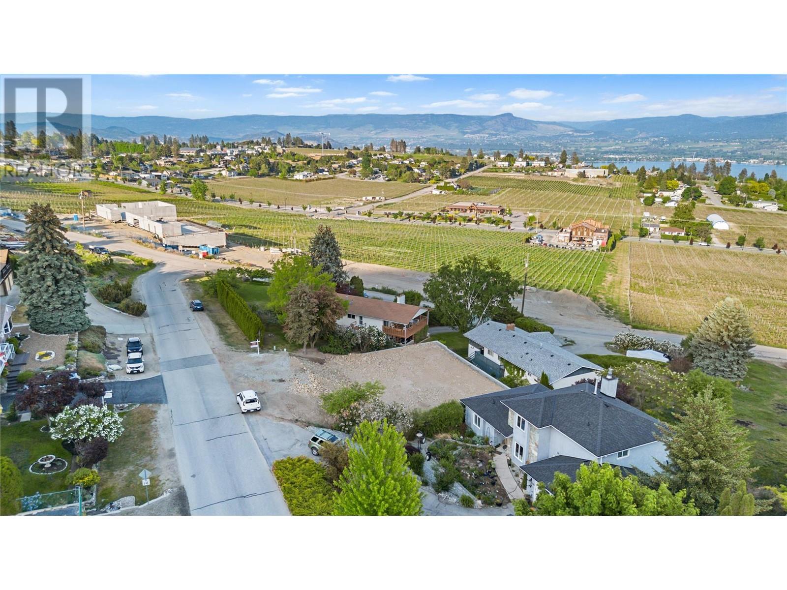 1097 Trevor Drive, West Kelowna, British Columbia  V1Z 2J8 - Photo 4 - 10321571