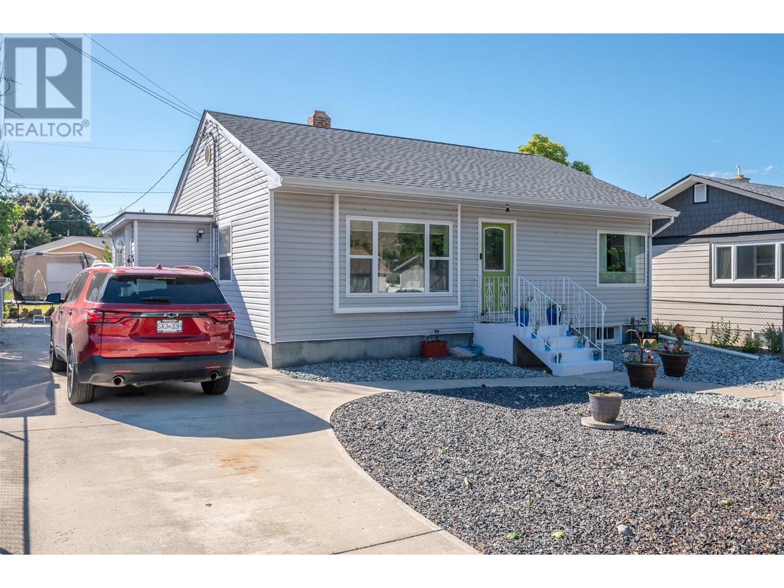 6443 Badger Street, Oliver, British Columbia  V0H 1T3 - Photo 1 - 10321620