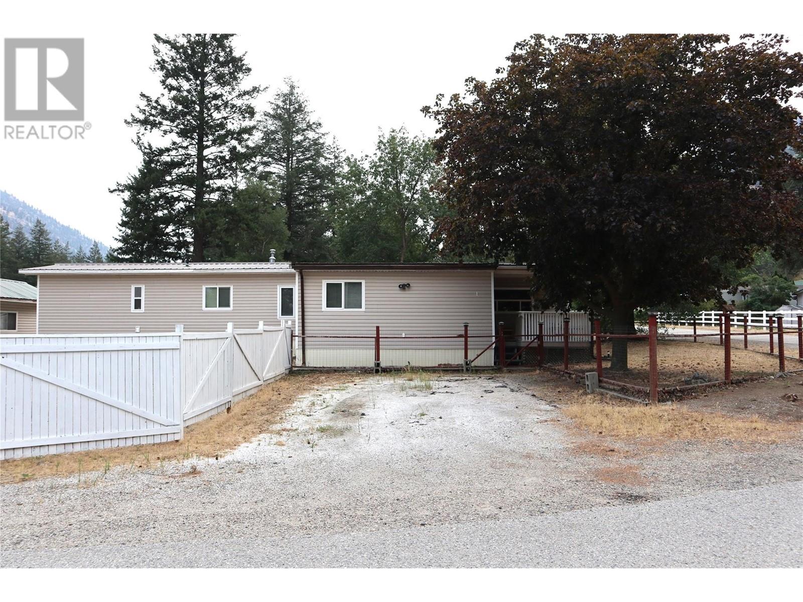 1514 Hwy 3a Unit# 1, Olalla, British Columbia  V0X 1N6 - Photo 4 - 10321196