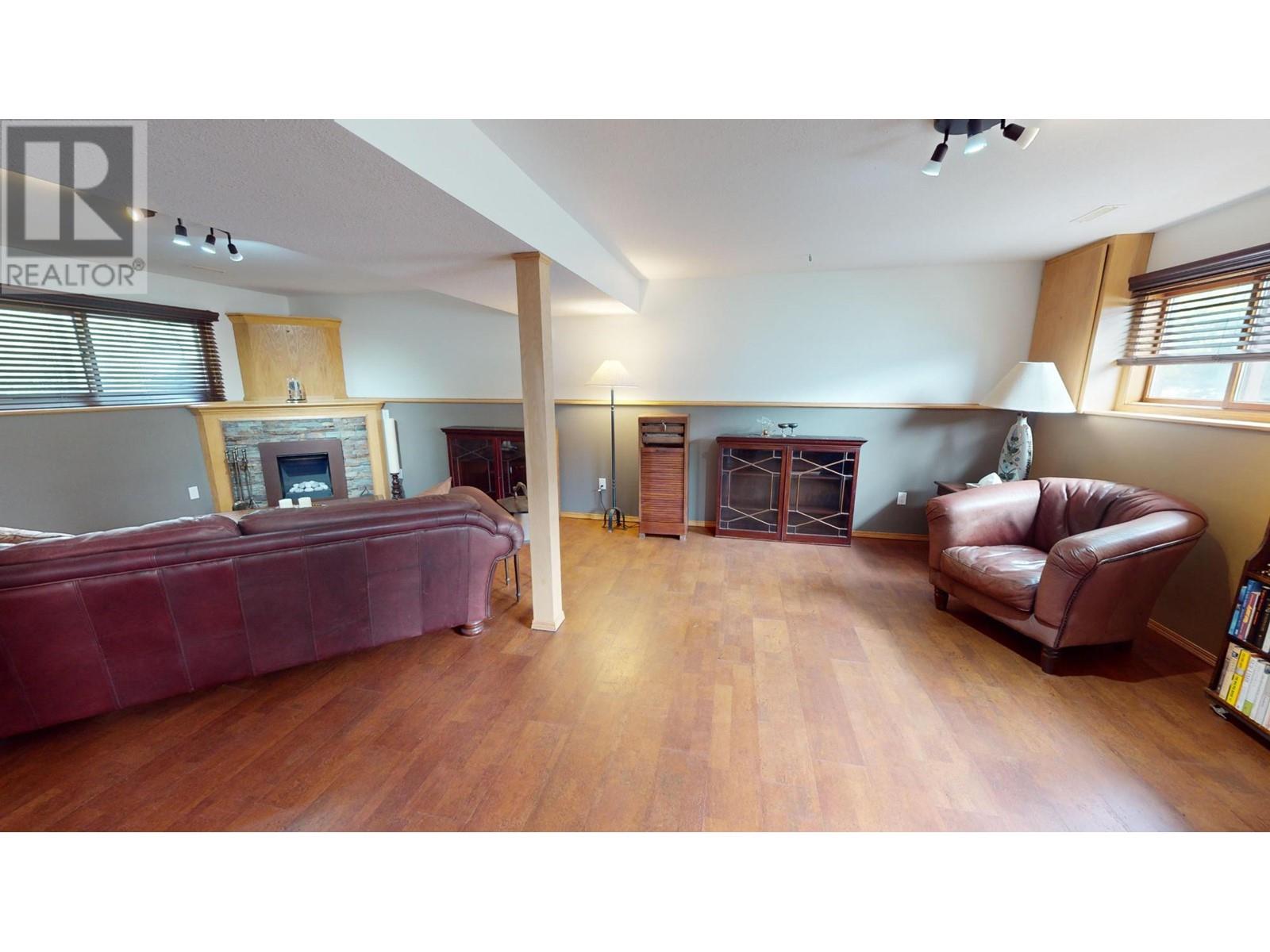 2087 3 Highway, Fernie, British Columbia  V0B 1M5 - Photo 23 - 2478970