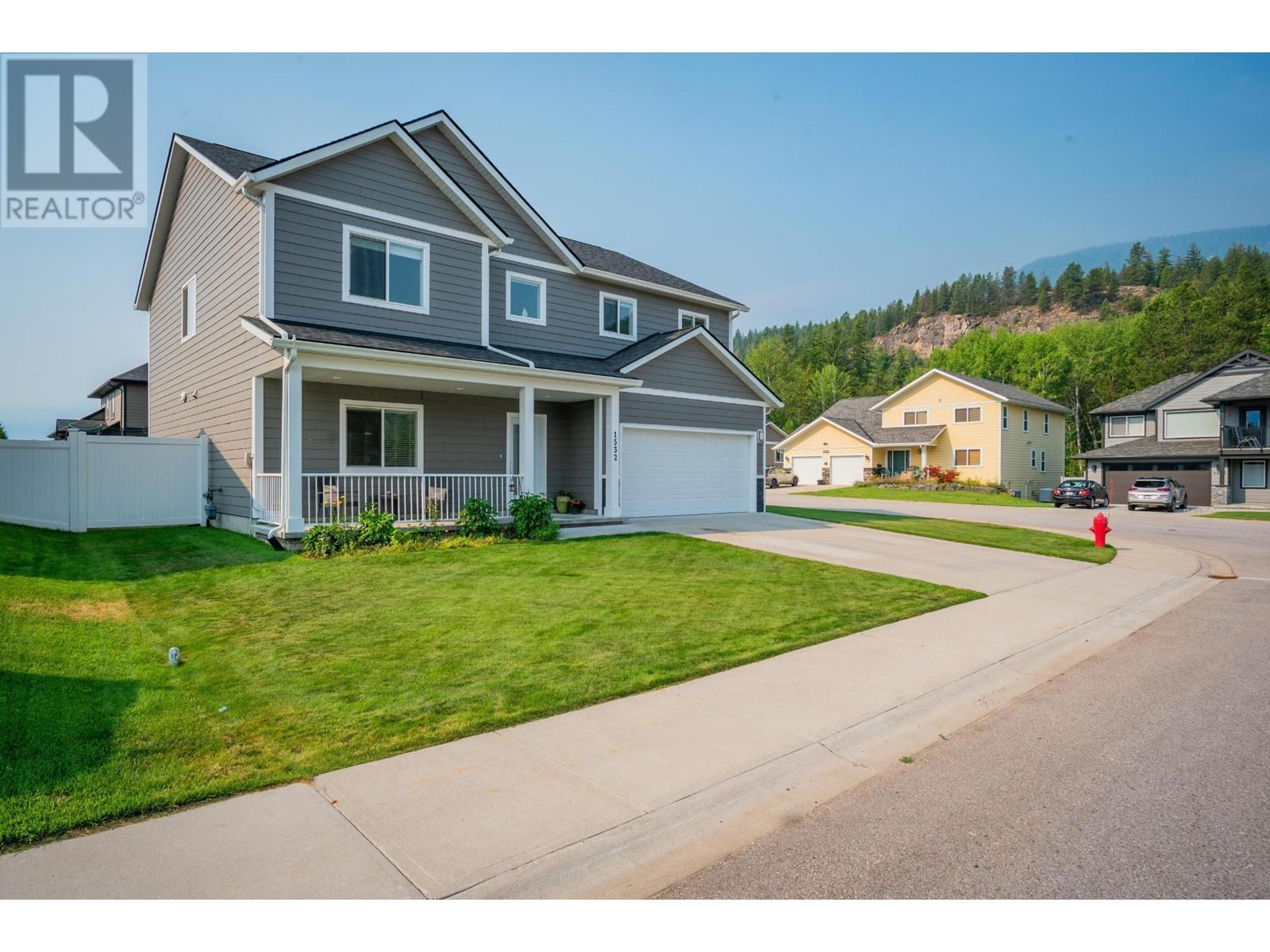 1532 Aspen Lane, Castlegar, British Columbia  V1N 4X8 - Photo 1 - 2478971