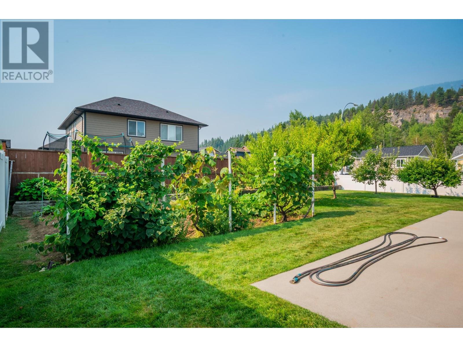 1532 Aspen Lane, Castlegar, British Columbia  V1N 4X8 - Photo 71 - 2478971