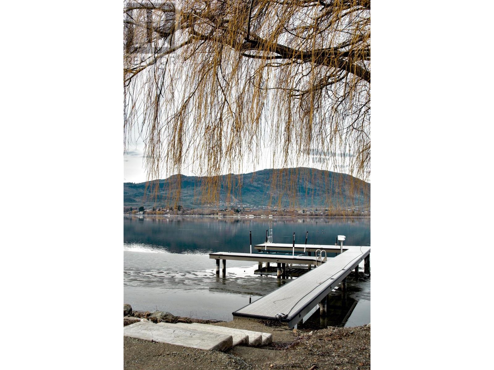 2414 Lakeshore Drive, Osoyoos, British Columbia  V0H 1V6 - Photo 10 - 10321722