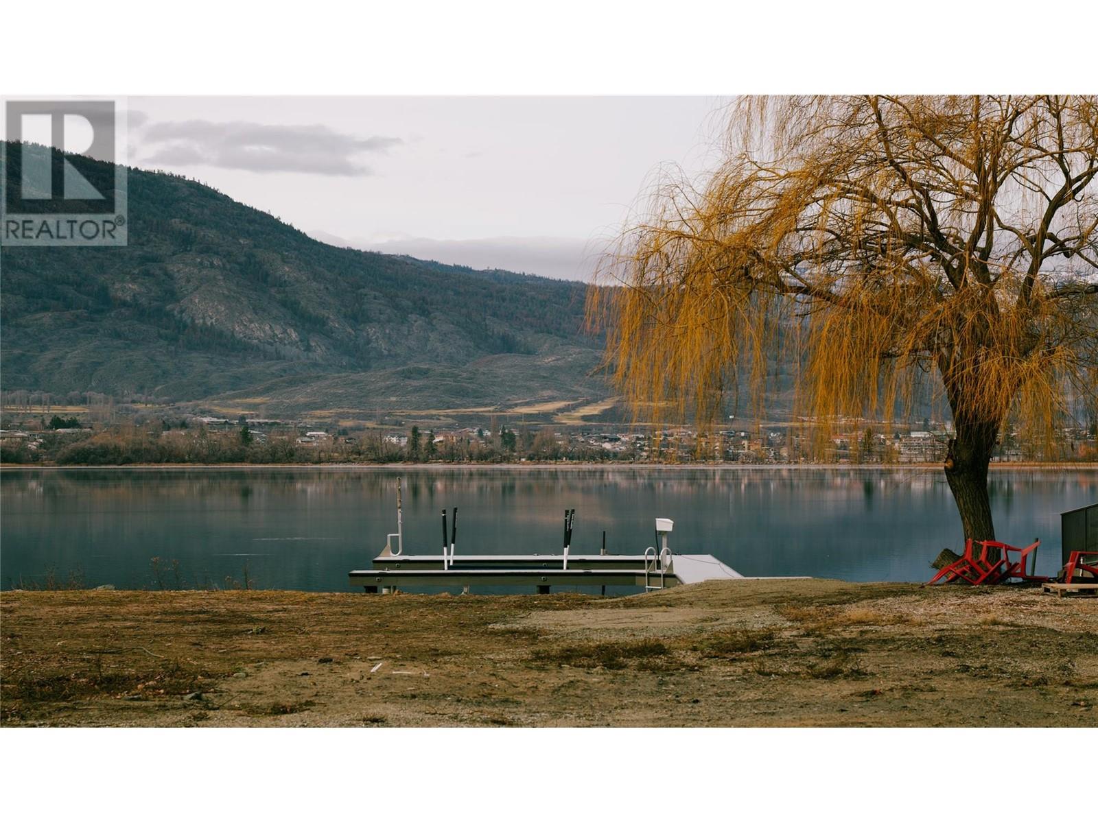 2414 Lakeshore Drive, Osoyoos, British Columbia  V0H 1V6 - Photo 4 - 10321722