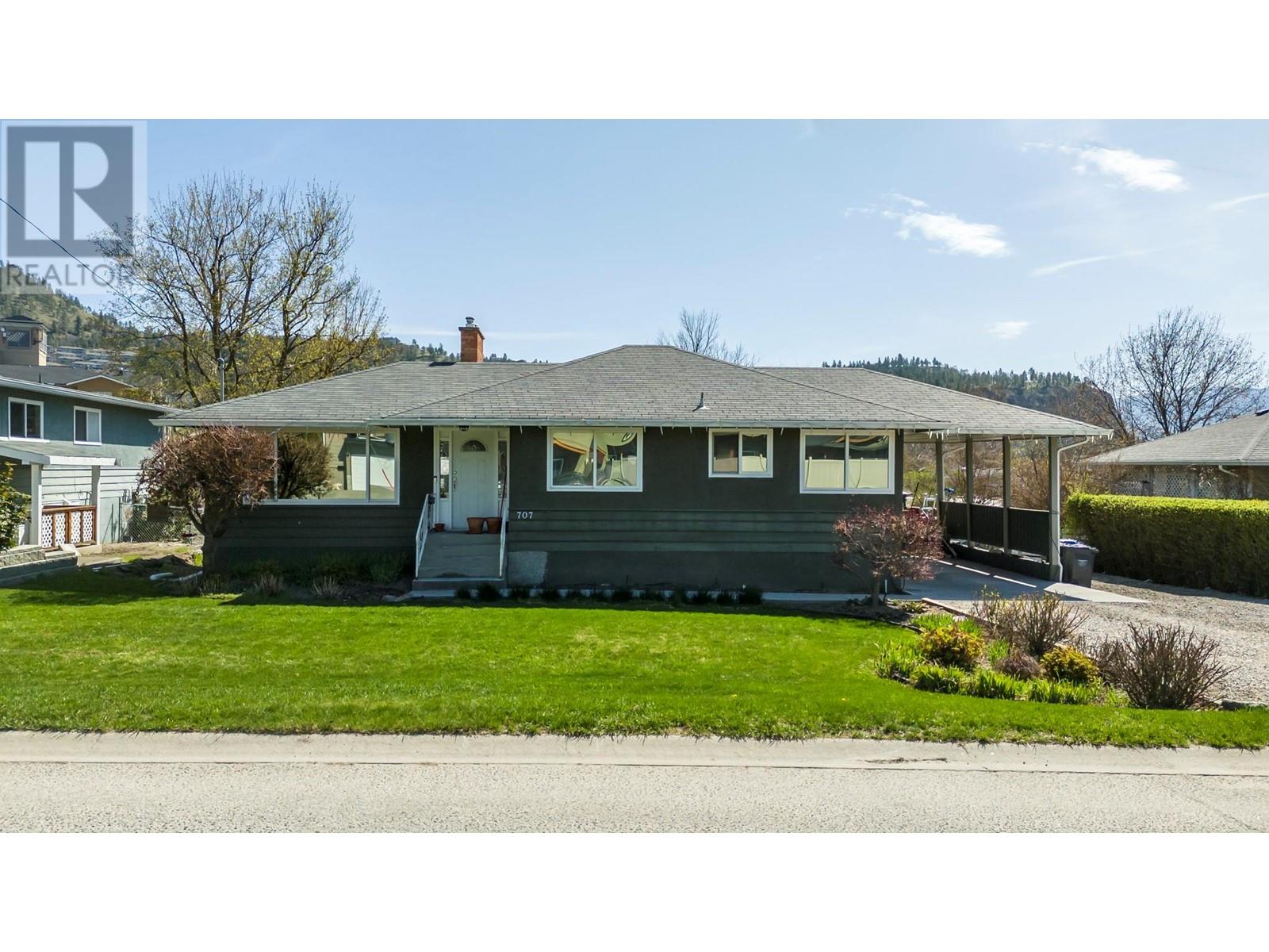 707 Glenburn Street, Kelowna, British Columbia  V1Y 4G4 - Photo 2 - 10310158