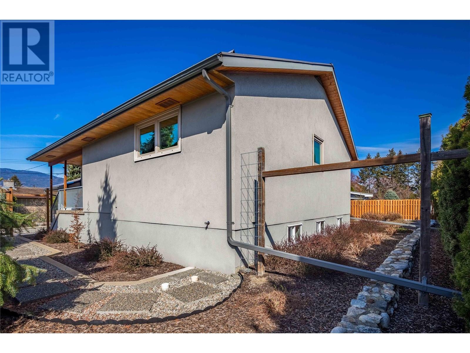 901 Barrington Avenue, Penticton, British Columbia  V2A 1S2 - Photo 7 - 10321834