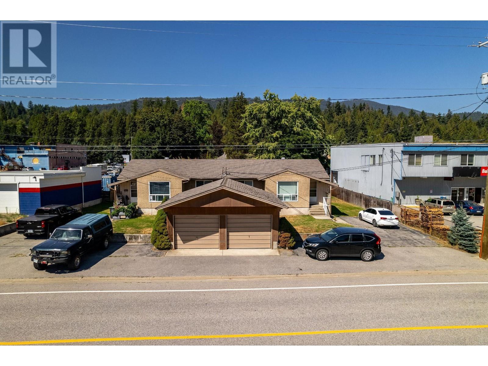 2250 6th Avenue, Castlegar, British Columbia  V1N 2V9 - Photo 1 - 2479062