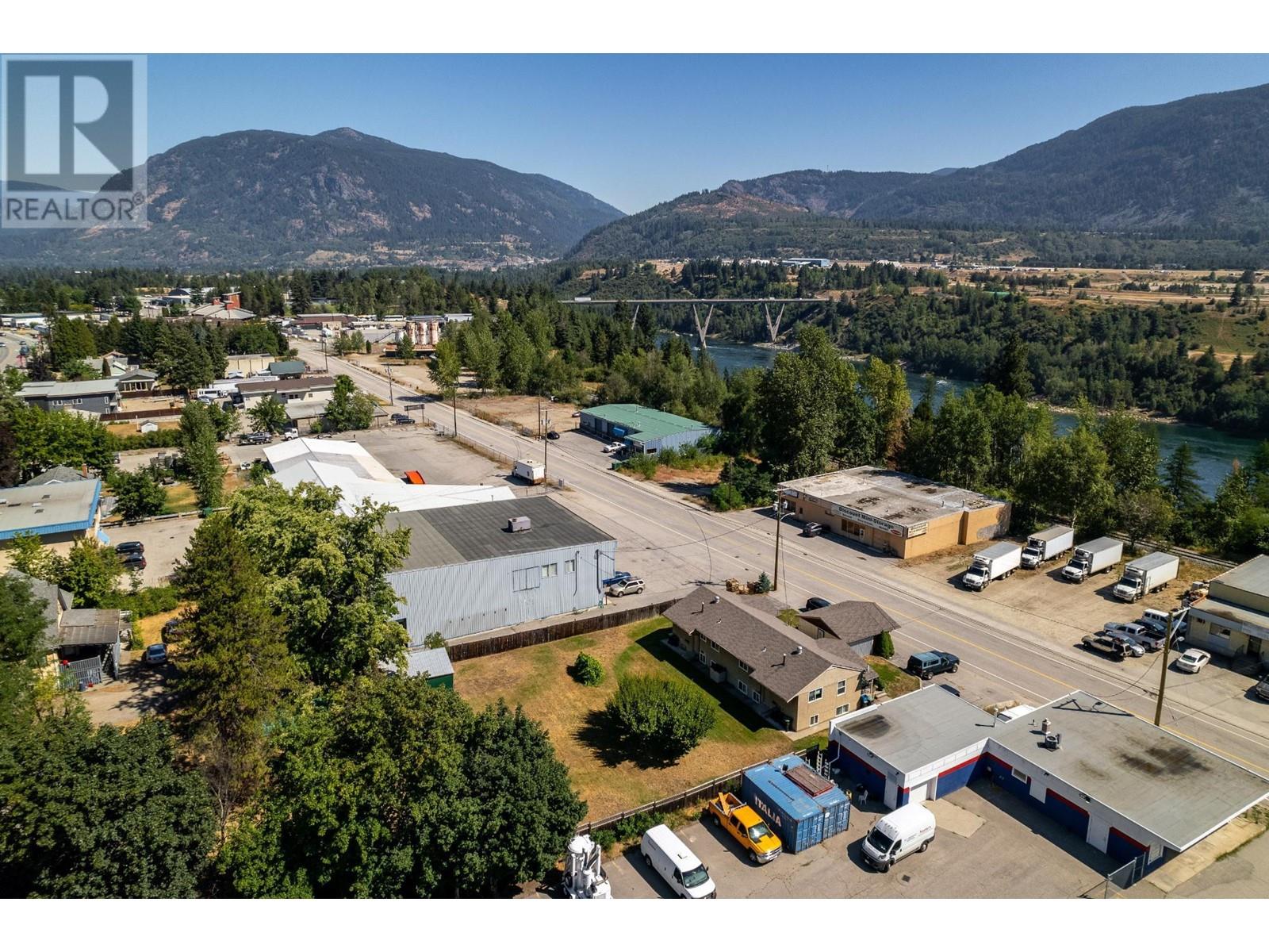 2250 6th Avenue, Castlegar, British Columbia  V1N 2V9 - Photo 72 - 2479062