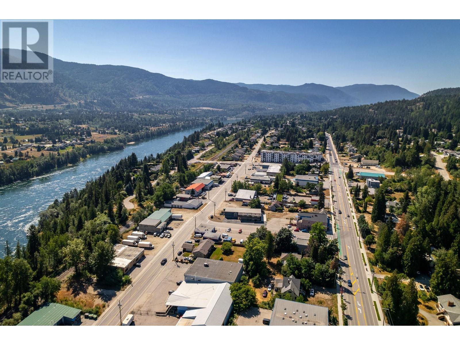 2250 6th Avenue, Castlegar, British Columbia  V1N 2V9 - Photo 80 - 2479062