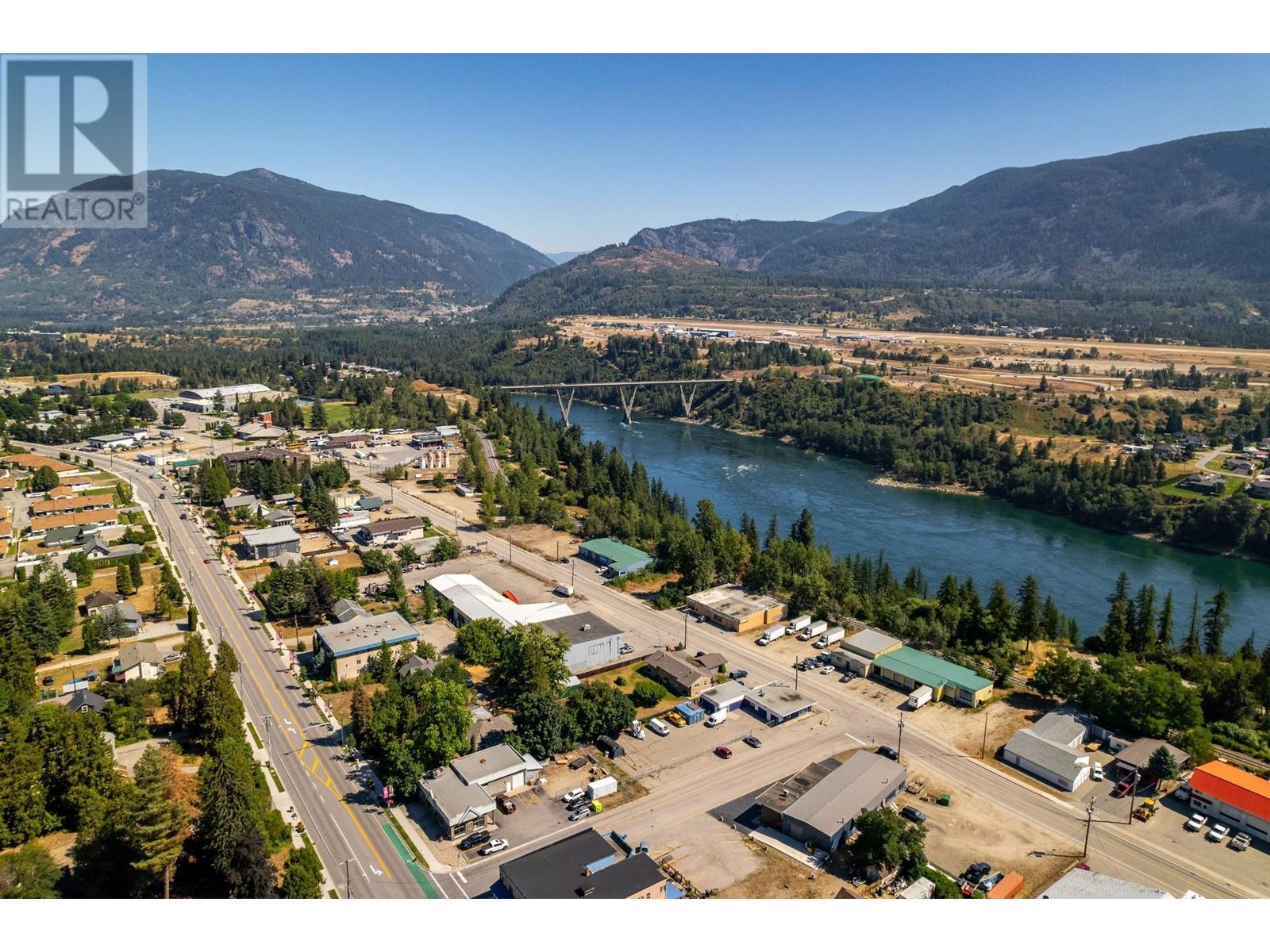 2250 6th Avenue, Castlegar, British Columbia  V1N 2V9 - Photo 82 - 2479062