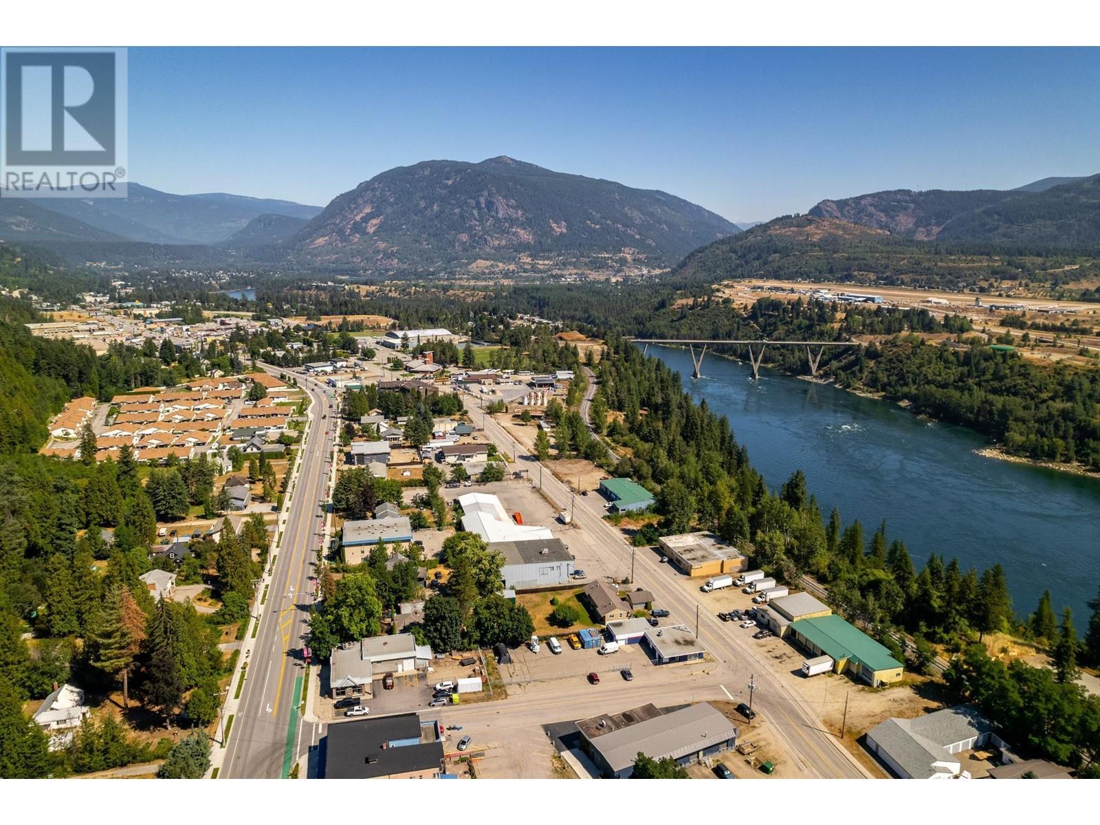 2250 6th Avenue, Castlegar, British Columbia  V1N 2V9 - Photo 83 - 2479062