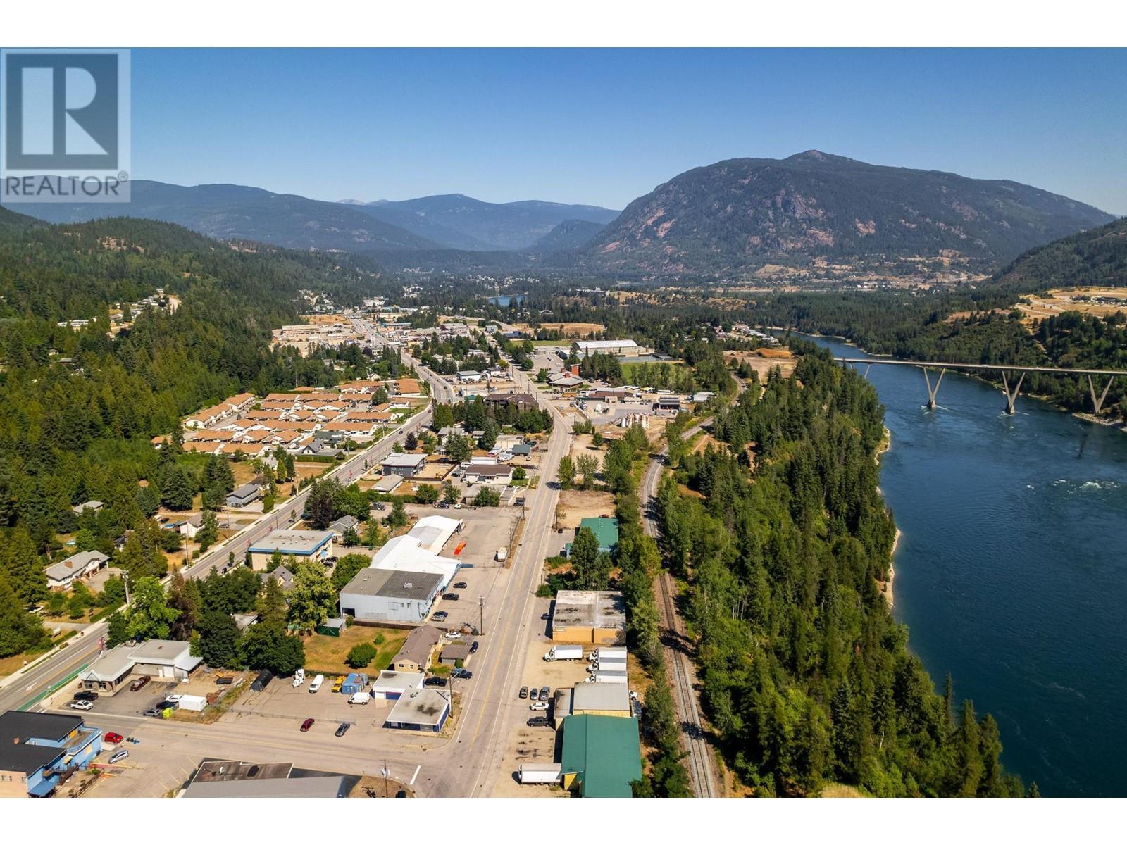 2250 6th Avenue, Castlegar, British Columbia  V1N 2V9 - Photo 84 - 2479062