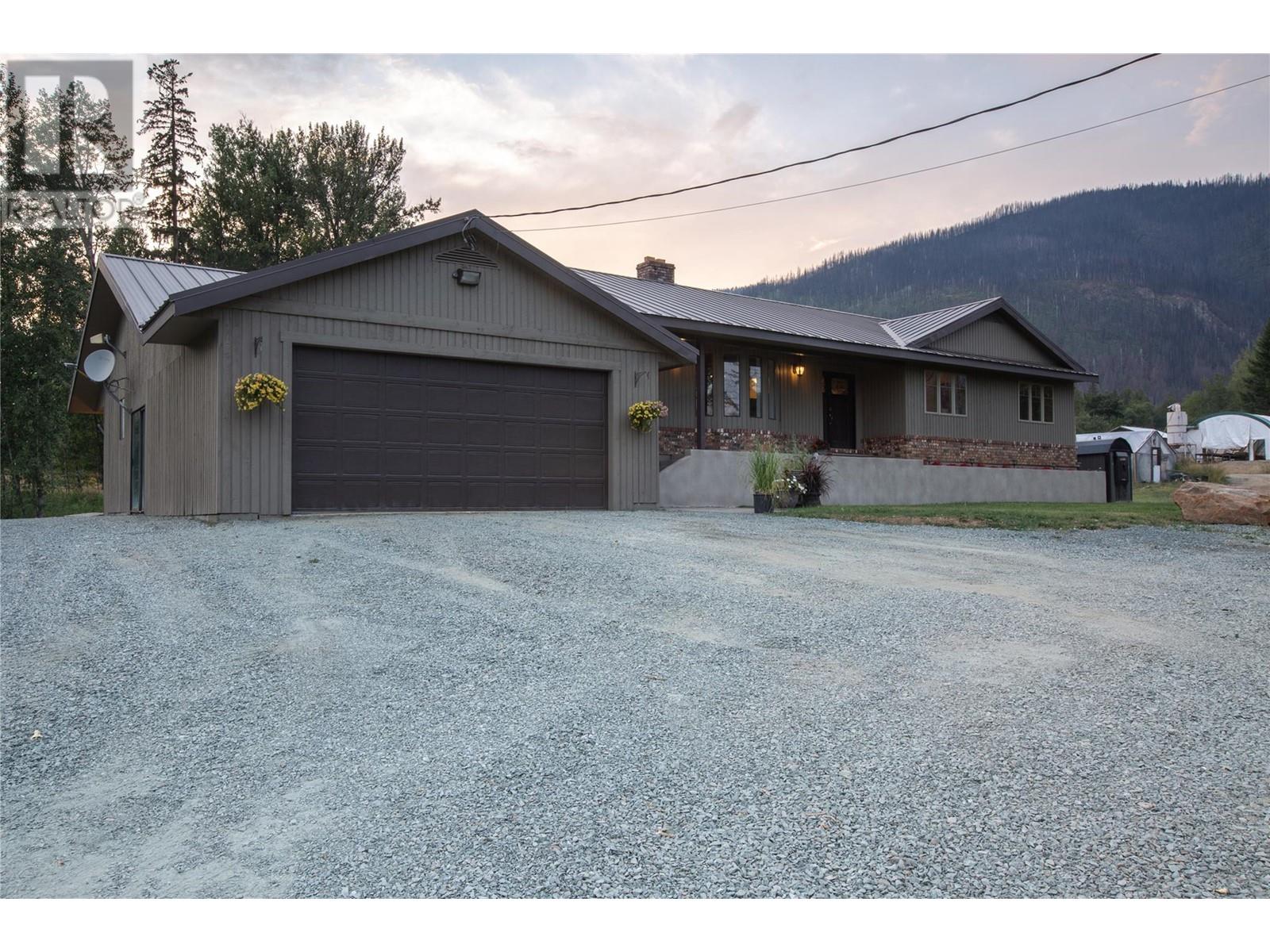 2523 Evans Road, Celista, British Columbia  V0E 1M6 - Photo 2 - 10322019