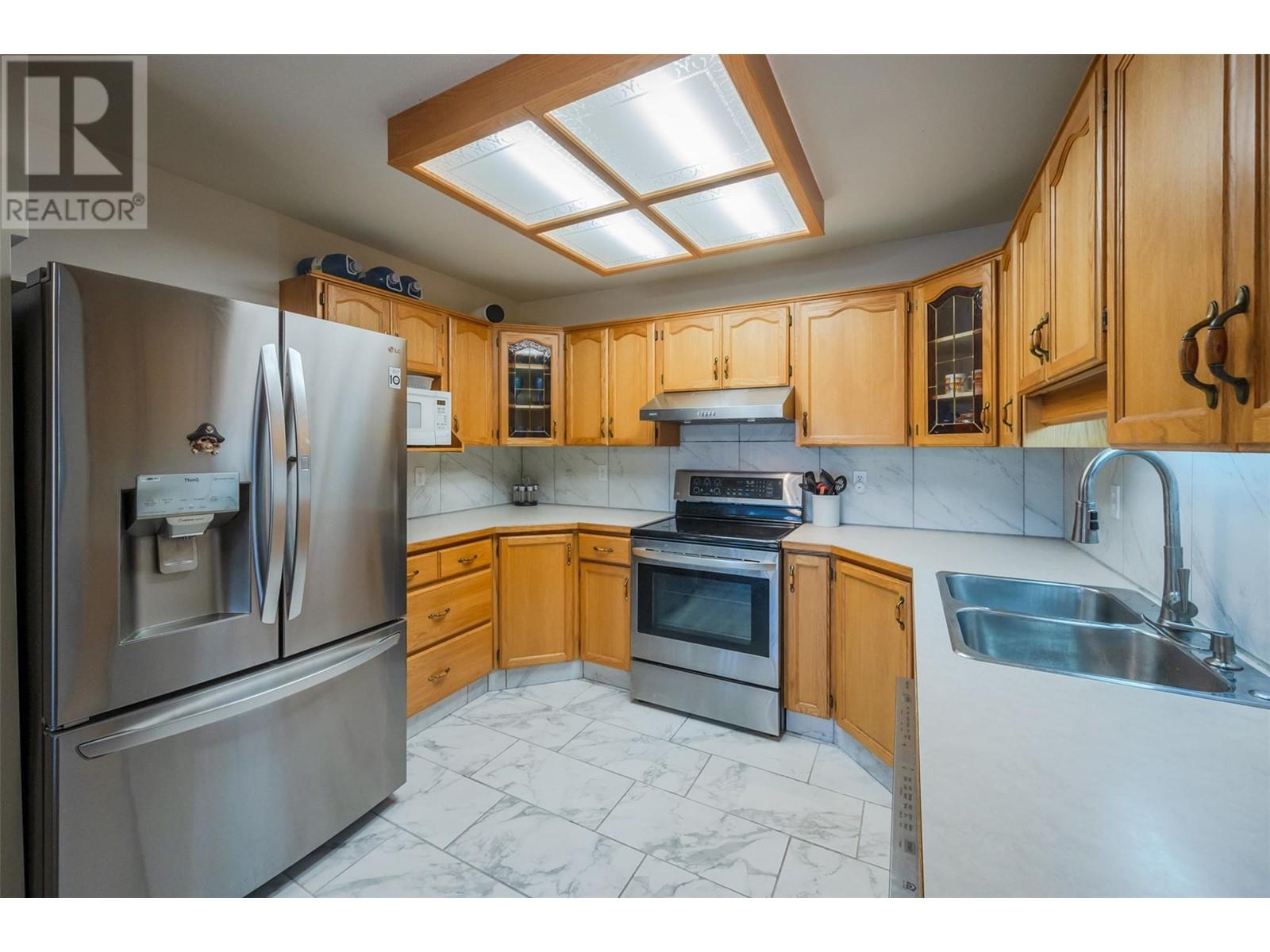 1750 Atkinson Street Unit# 404, Penticton, British Columbia  V2A 7M6 - Photo 5 - 10322112