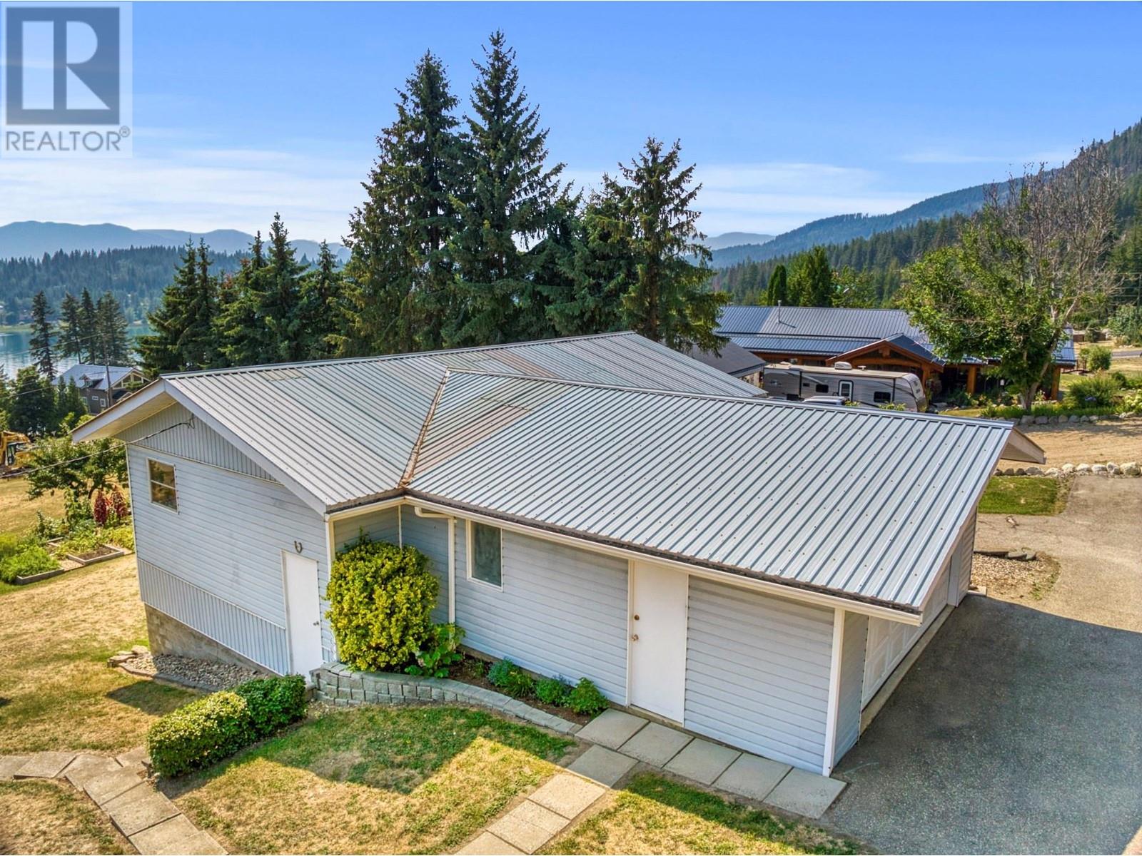 3730 Parri Road, Sorrento, British Columbia  V0E 2W1 - Photo 40 - 10322058